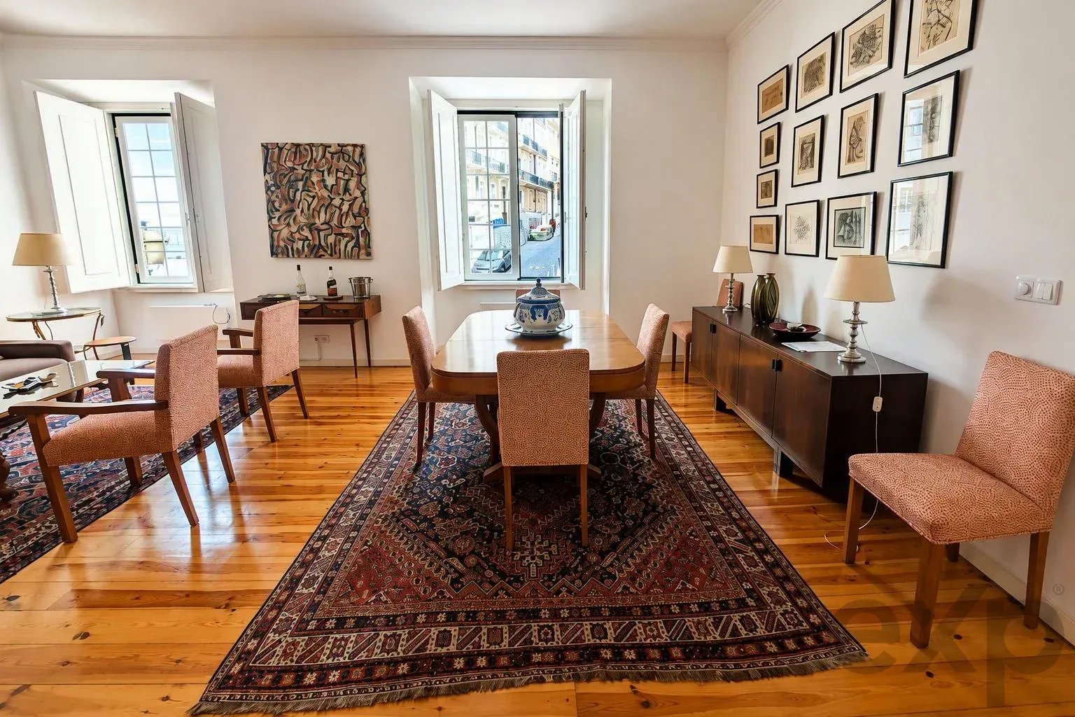 Espaço, luz e carácter num apartamento singular em Lisboa 87448473 image 19