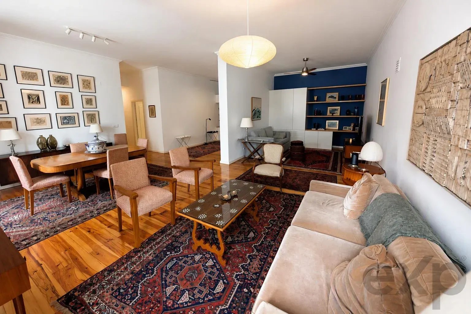 Espaço, luz e carácter num apartamento singular em Lisboa 87448473 image 22