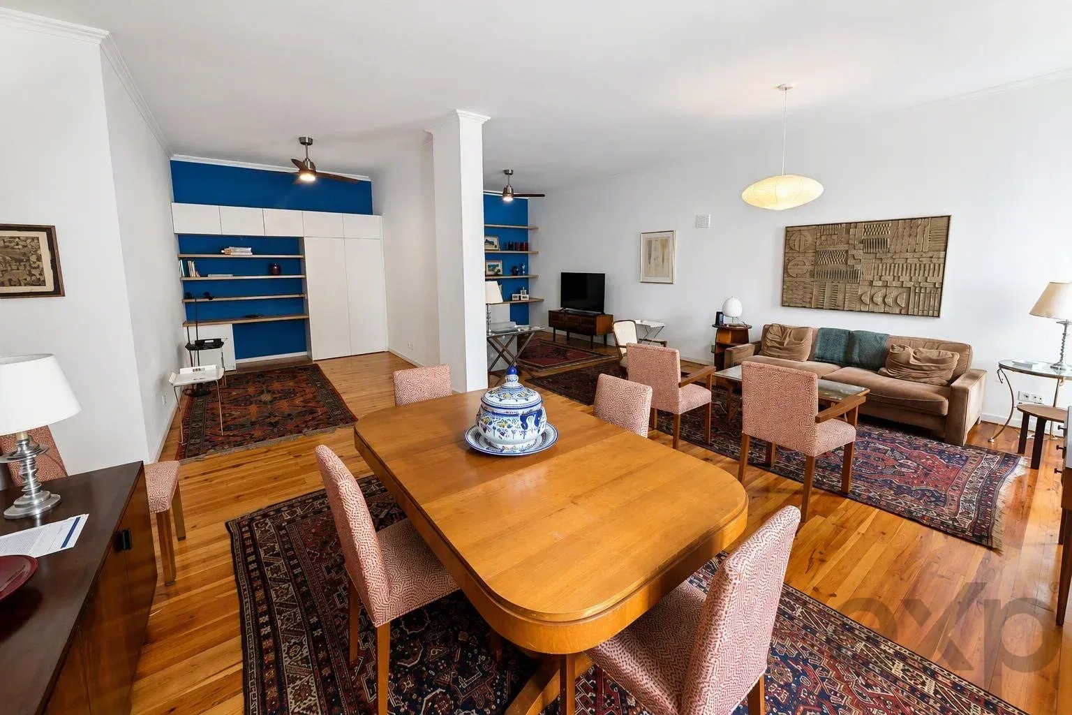 Espaço, luz e carácter num apartamento singular em Lisboa 87448473 image 24