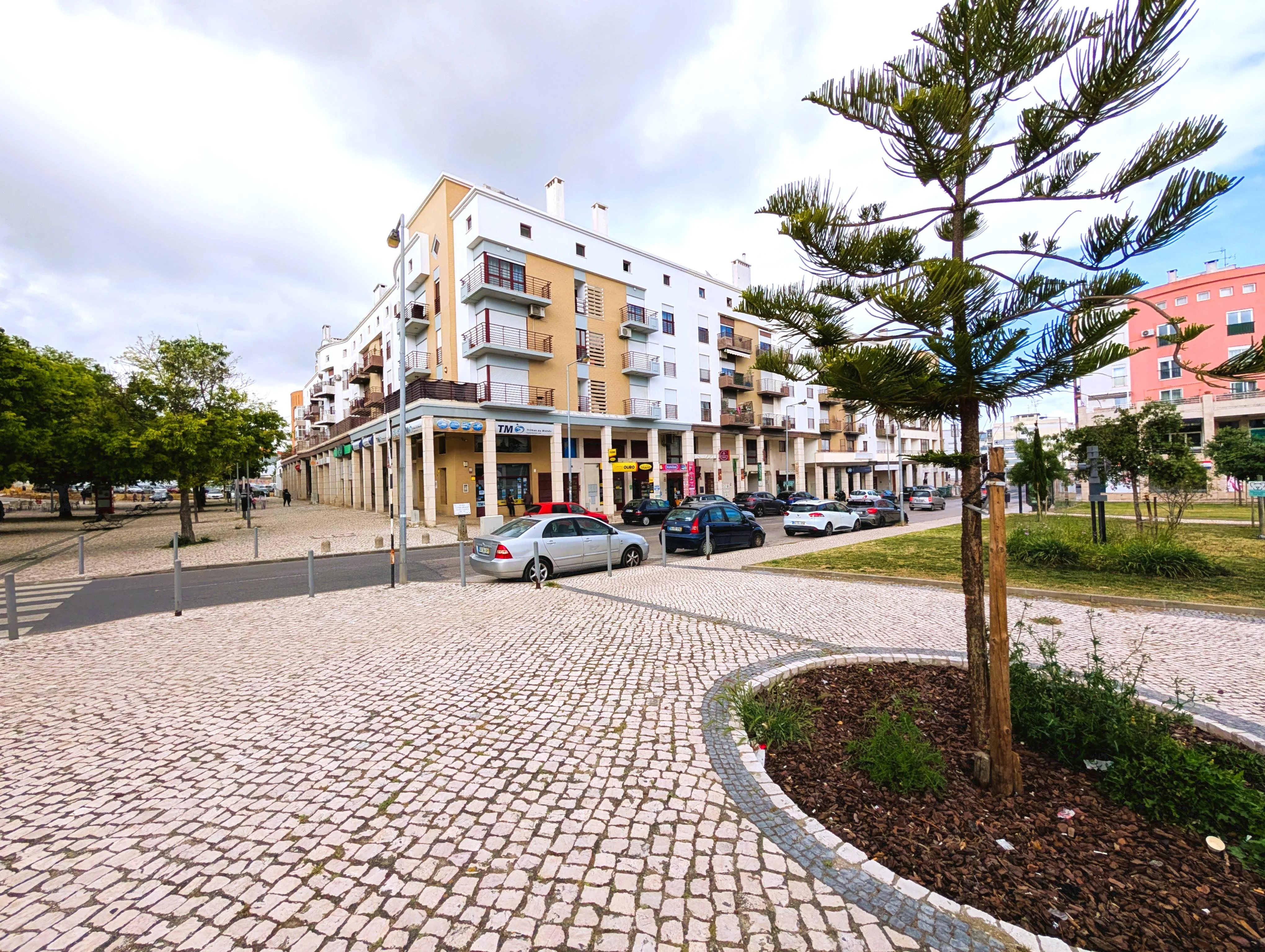 Loja de comércio à venda em Almada, Cova da Piedade, Pragal e Cacilhas, 60 m²
