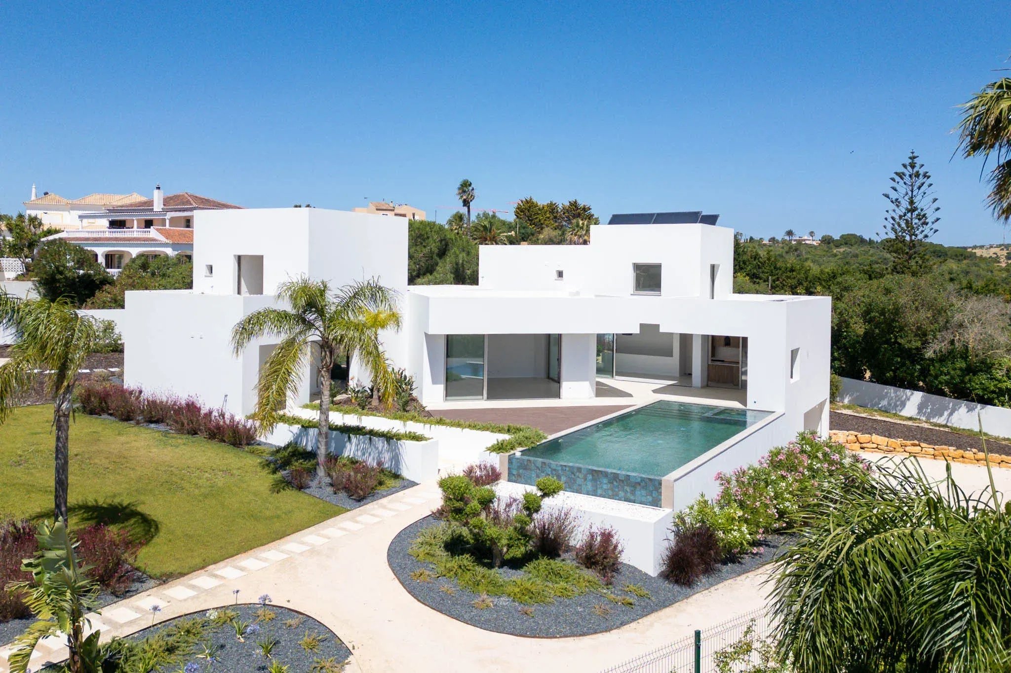 Moradia T4 nova de luxo com piscina e sauna, Lagos 87450388 image 1