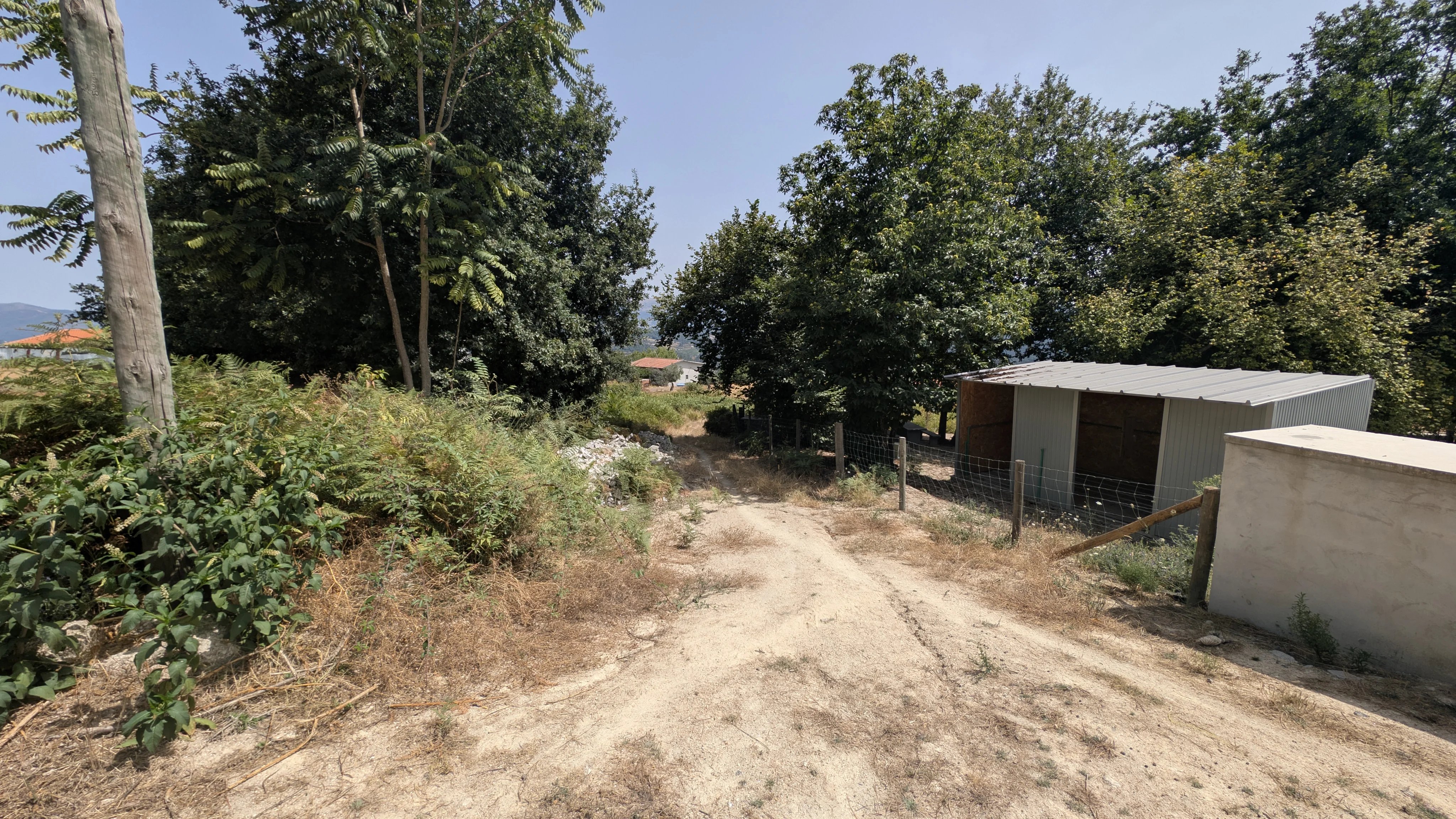 Terreno à venda em Louredo, R. dos Avelais, 4600-670 Louredo, 6745 m²