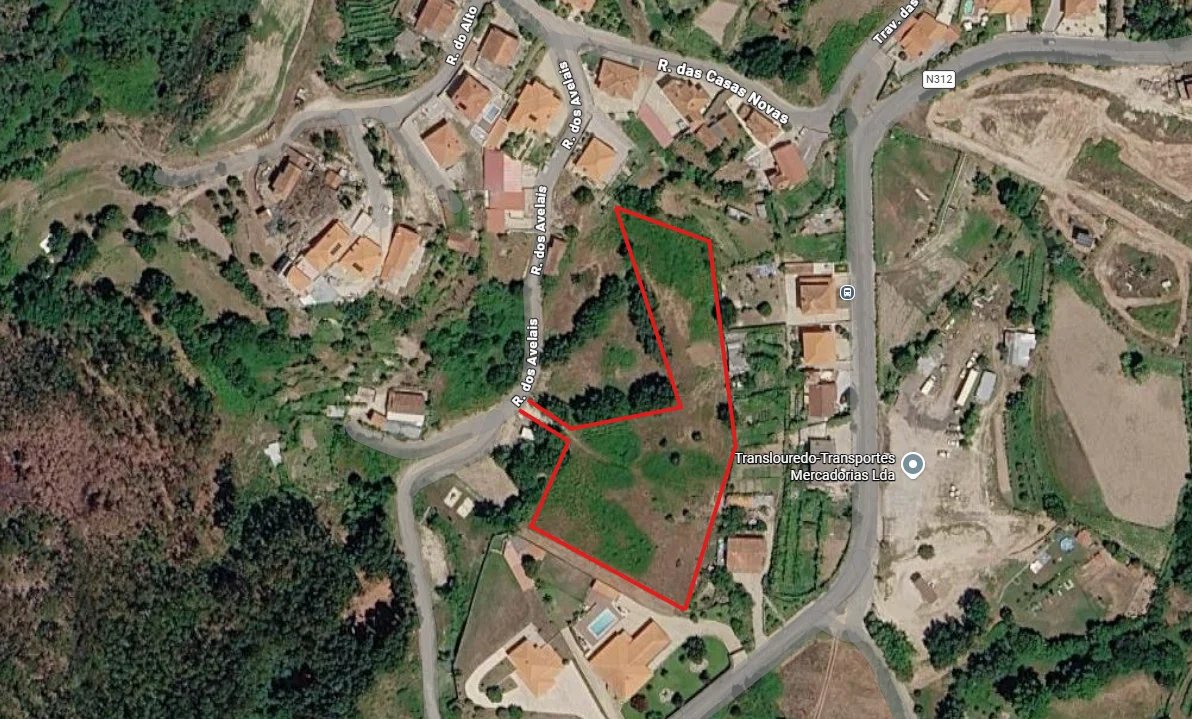 Terreno à venda em Louredo, R. dos Avelais, 4600-670 Louredo, 6745 m²