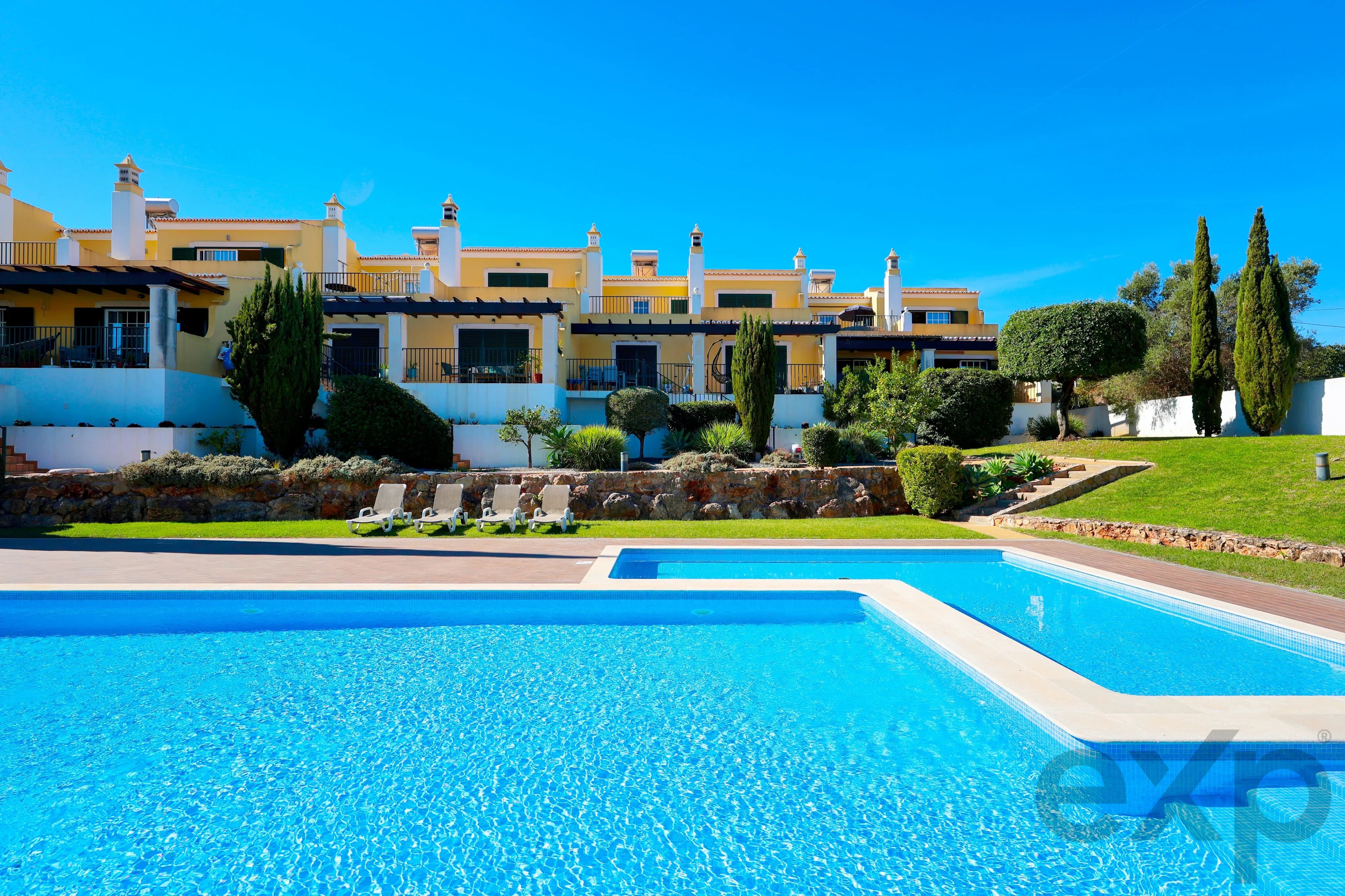 Elegante moradia geminada T3 com terraços. garagem dupla e piscina – A 300m do novo golfe e 1 Km das Praias de Ferragudo 87475208 image 66