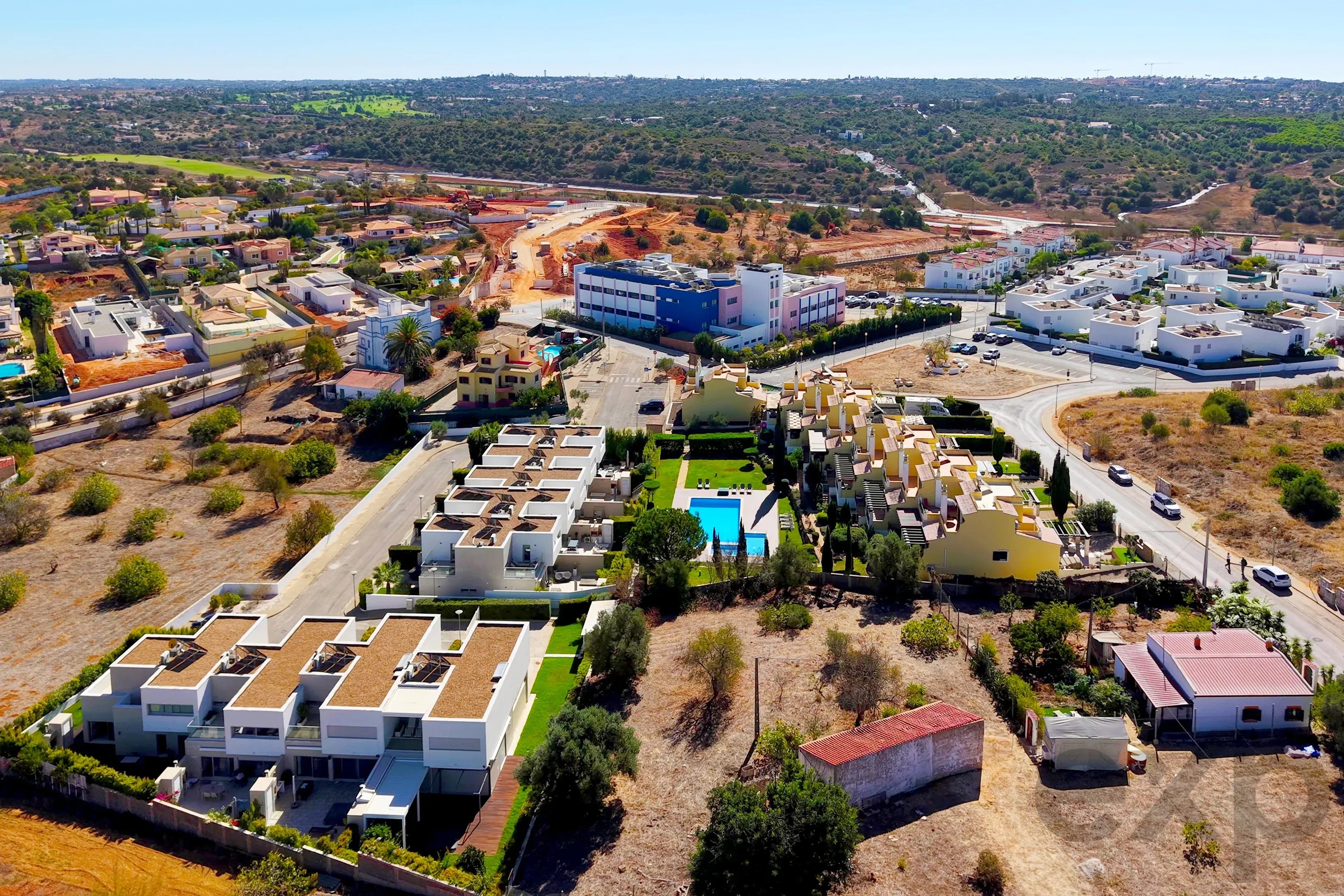 Elegante moradia geminada T3 com terraços. garagem dupla e piscina – A 300m do novo golfe e 1 Km das Praias de Ferragudo 87475208 image 71