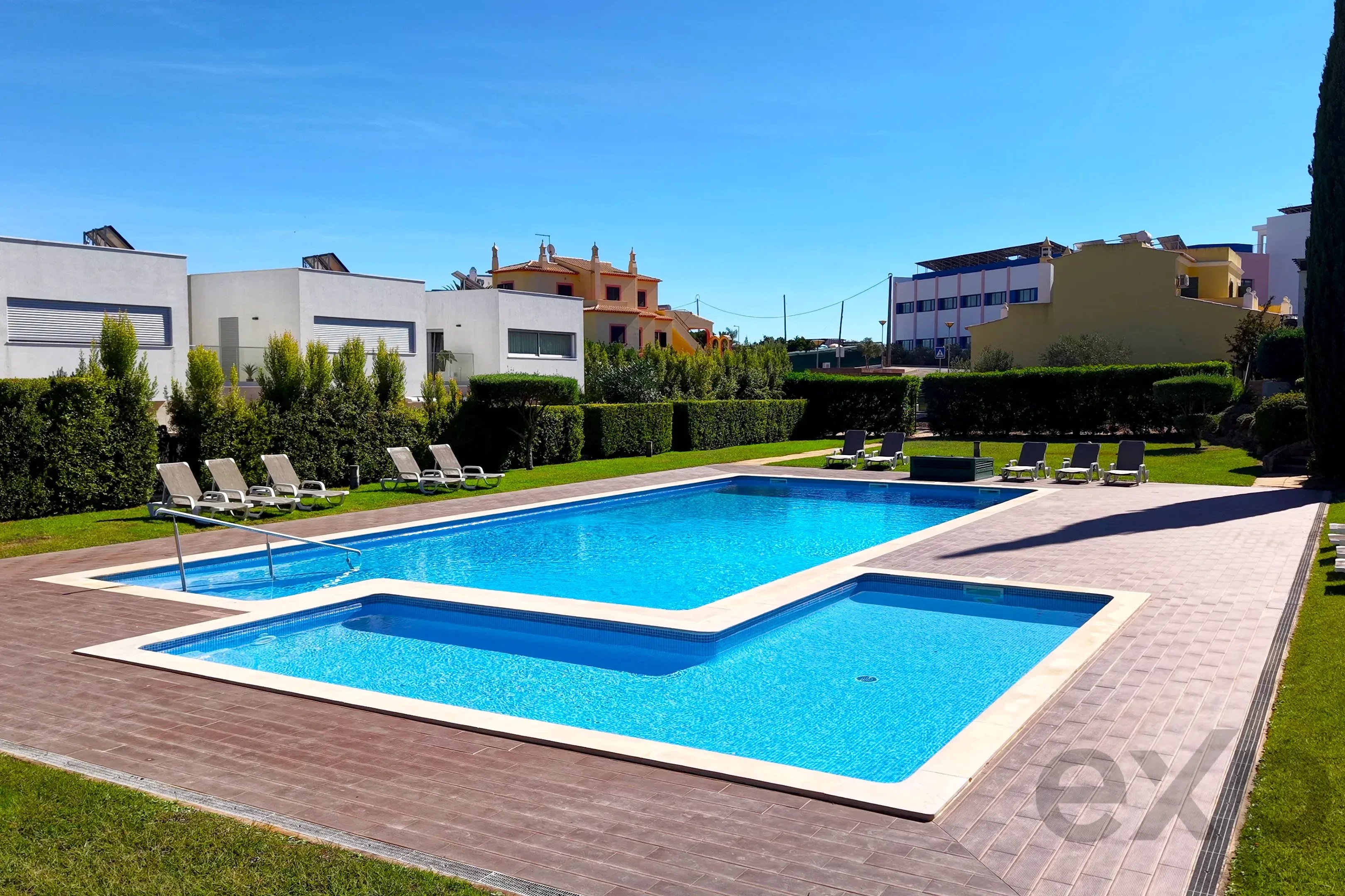 Elegante moradia geminada T3 com terraços. garagem dupla e piscina – A 300m do novo golfe e 1 Km das Praias de Ferragudo 87475208 image 61
