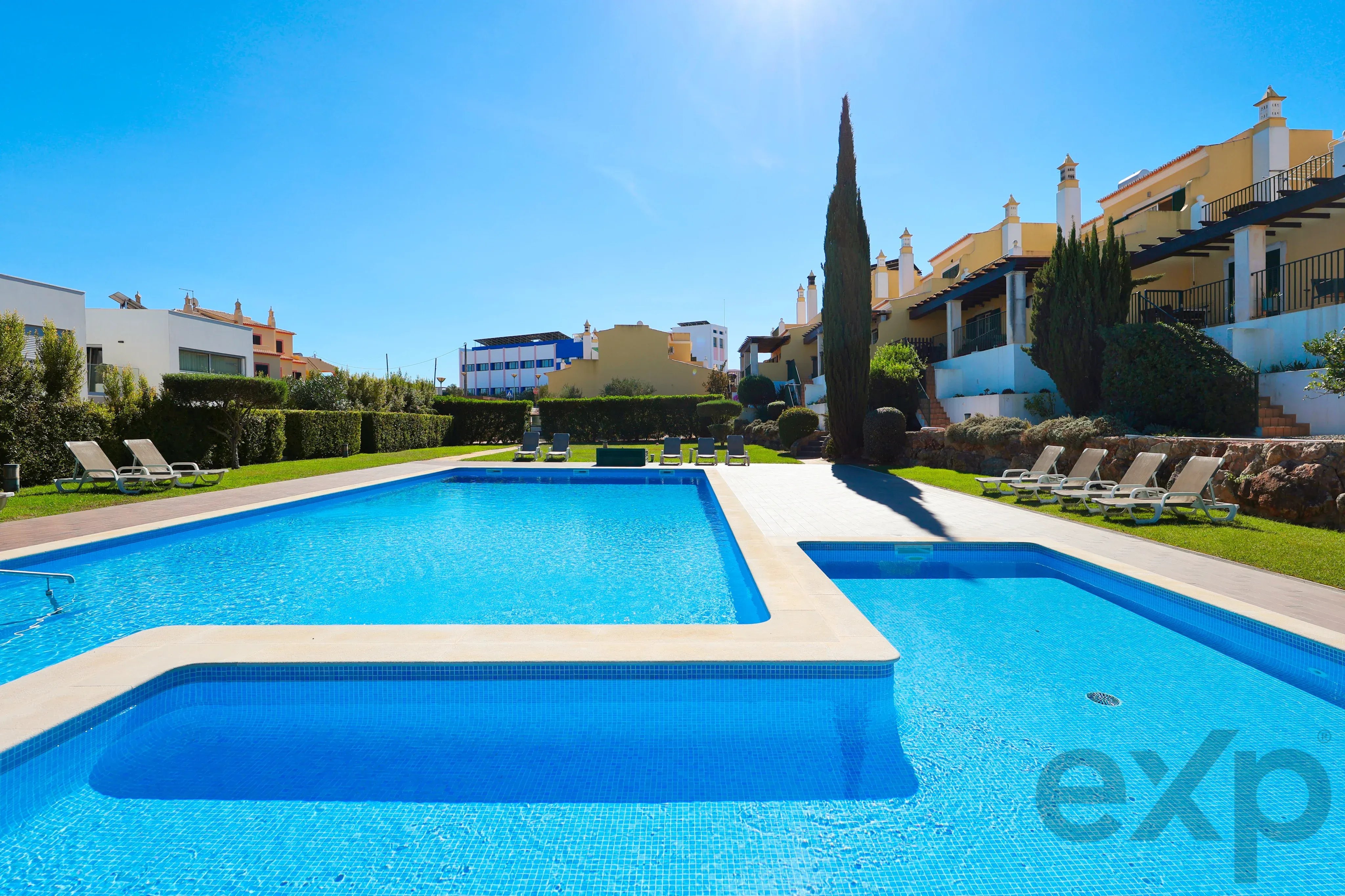 Elegante moradia geminada T3 com terraços. garagem dupla e piscina – A 300m do novo golfe e 1 Km das Praias de Ferragudo 87475208 image 62