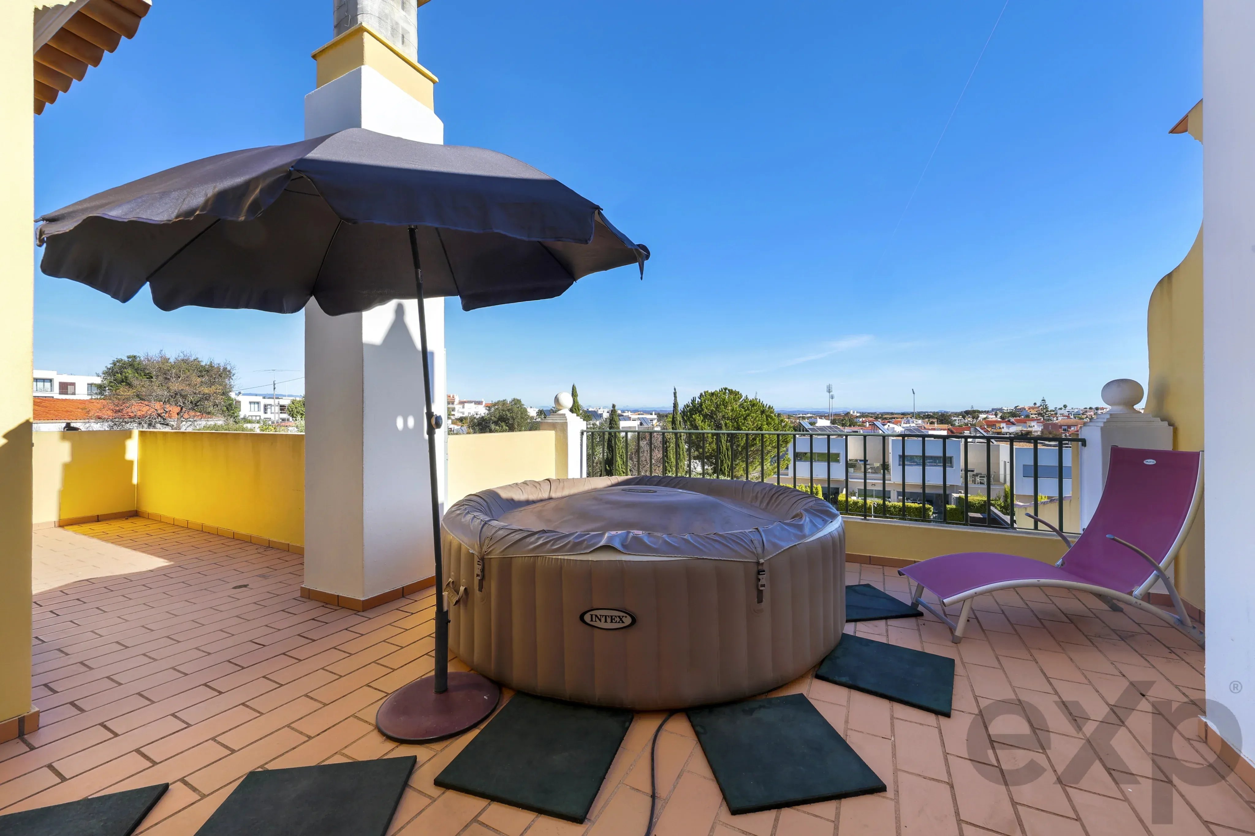 Elegante moradia geminada T3 com terraços. garagem dupla e piscina – A 300m do novo golfe e 1 Km das Praias de Ferragudo 87475208 image 46