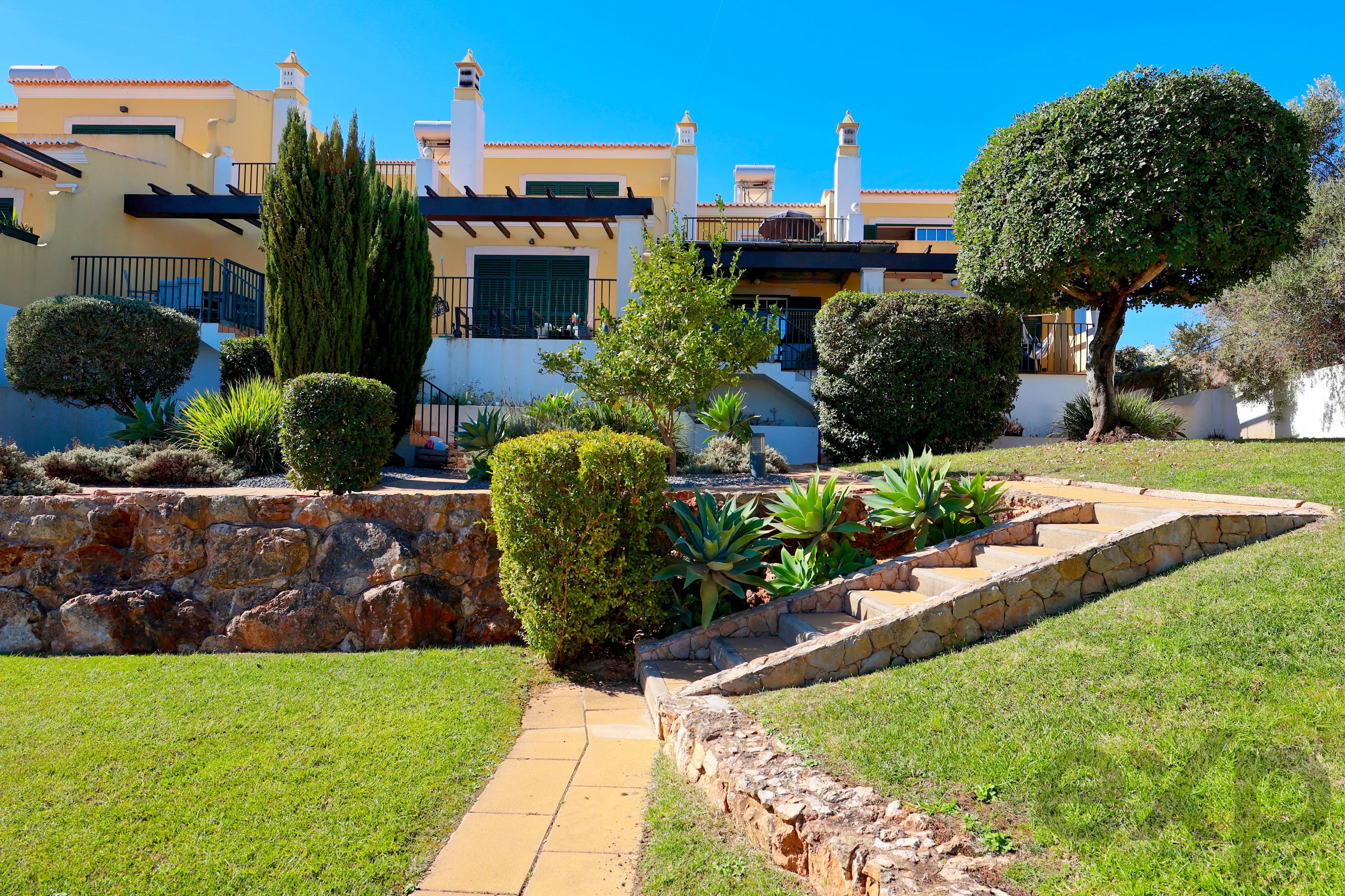 Elegante moradia geminada T3 com terraços. garagem dupla e piscina – A 300m do novo golfe e 1 Km das Praias de Ferragudo 87475208 image 68
