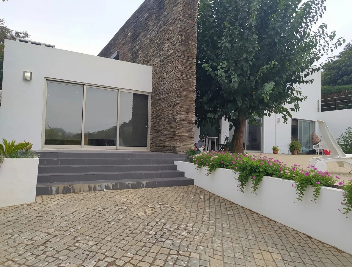 Residential House for sale in Venda do Pinheiro e Santo Estêvão das Galés, 312 m²
