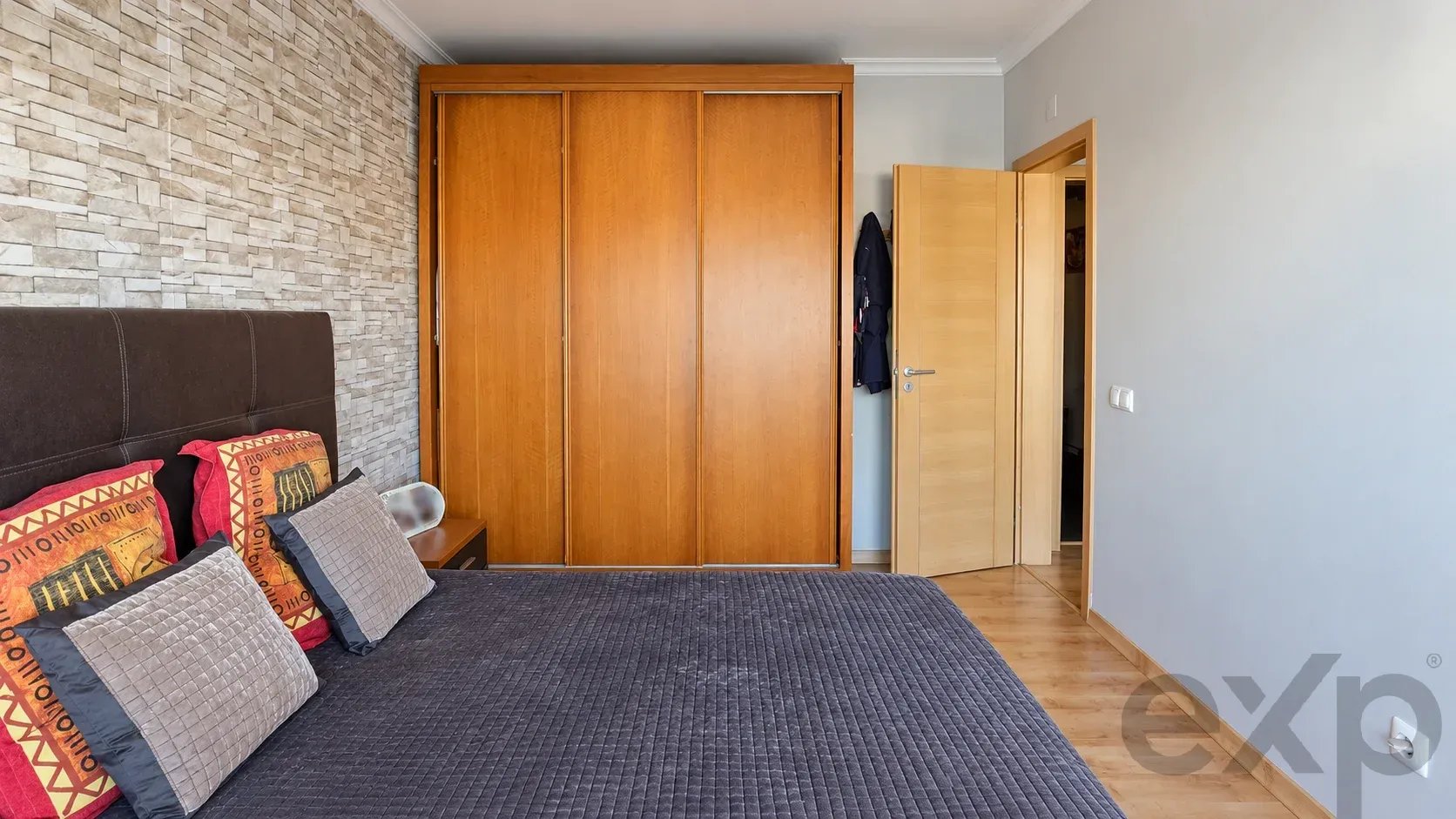 T3 luminoso com duas casas de banho e localização central 87482424 image 14
