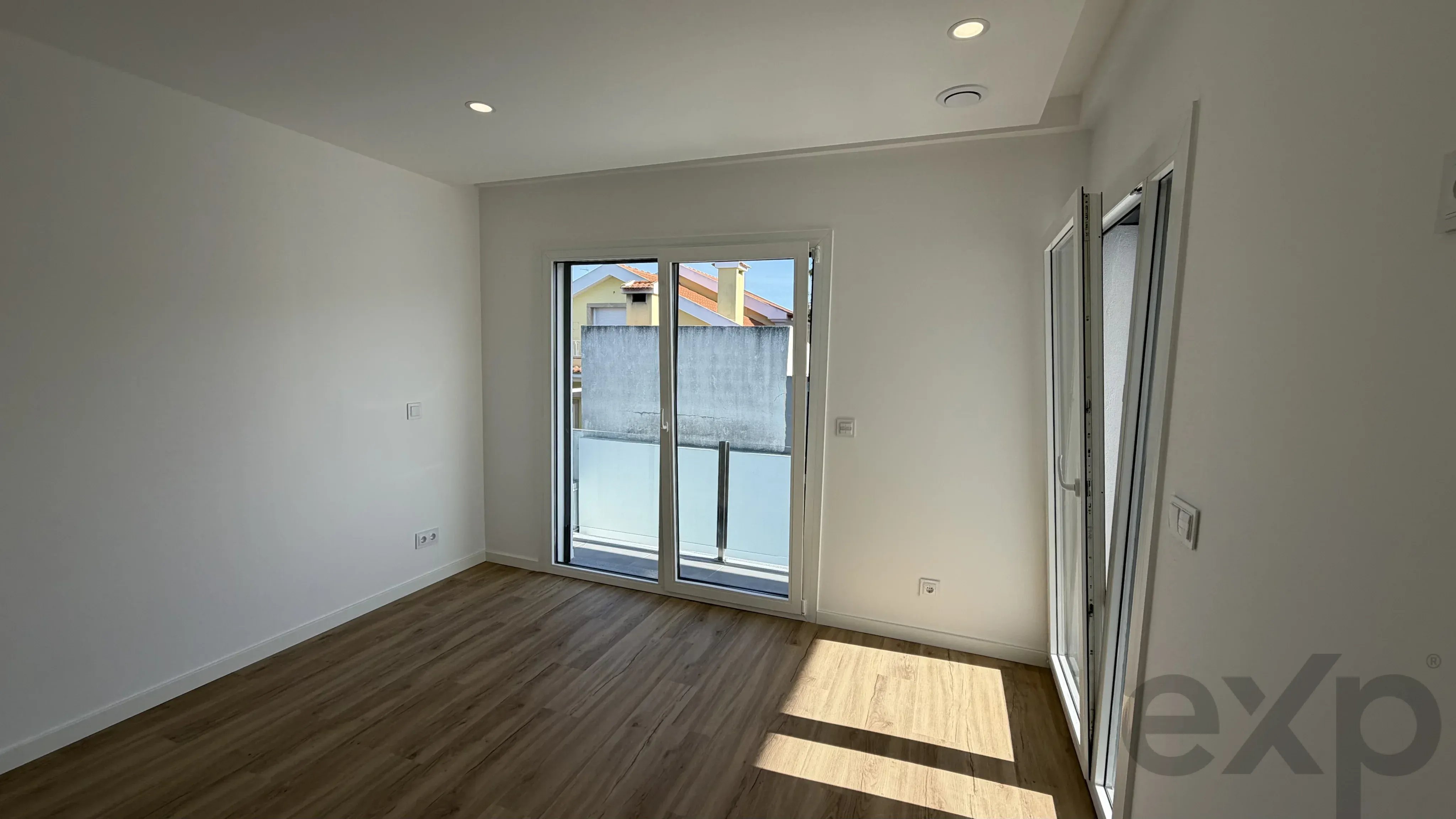 Moradia Moderna T4 com Piscina em Amora 87486101 image 14