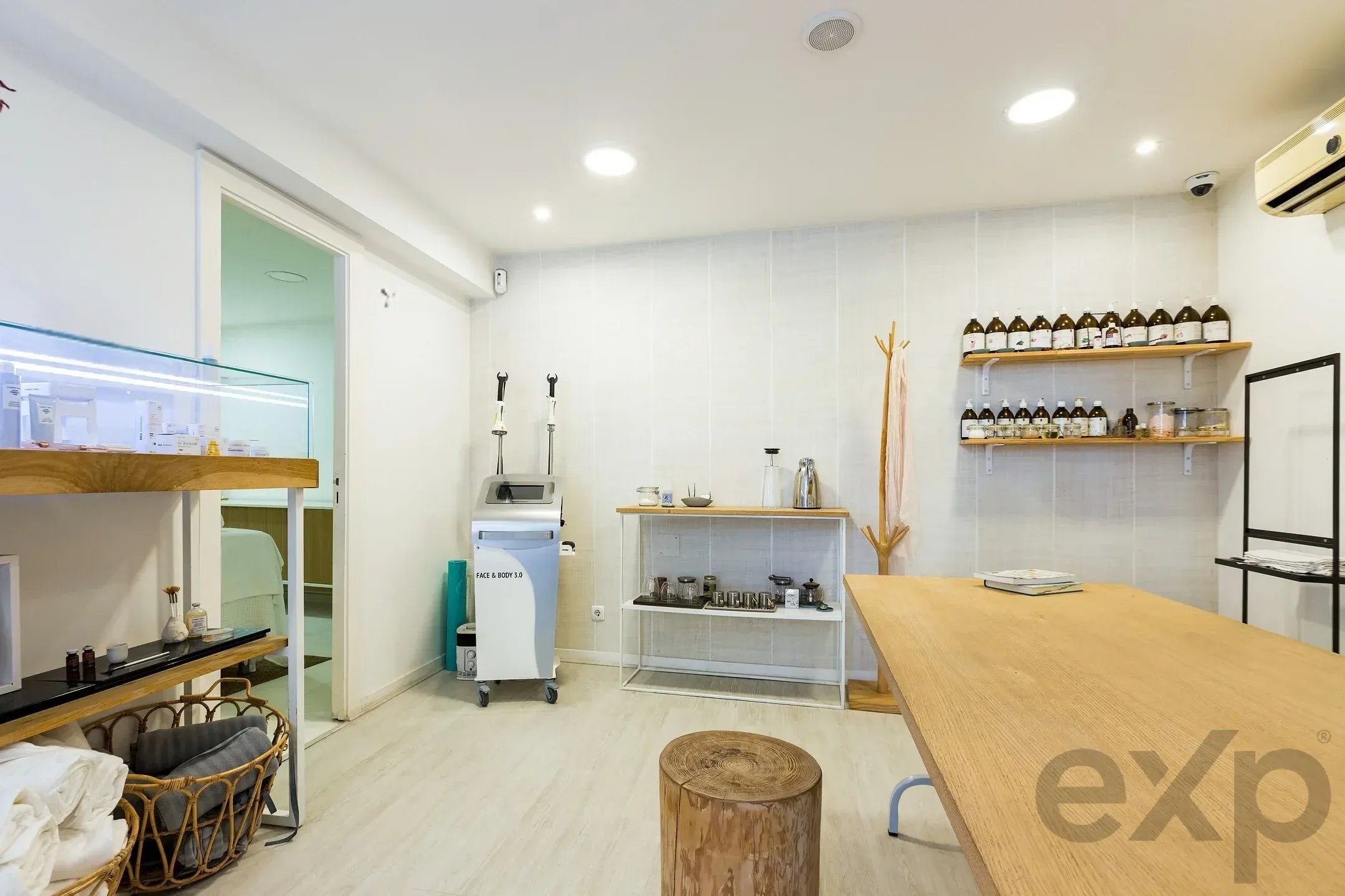 Commercial Shop for sale in Lisboa, 57 m²