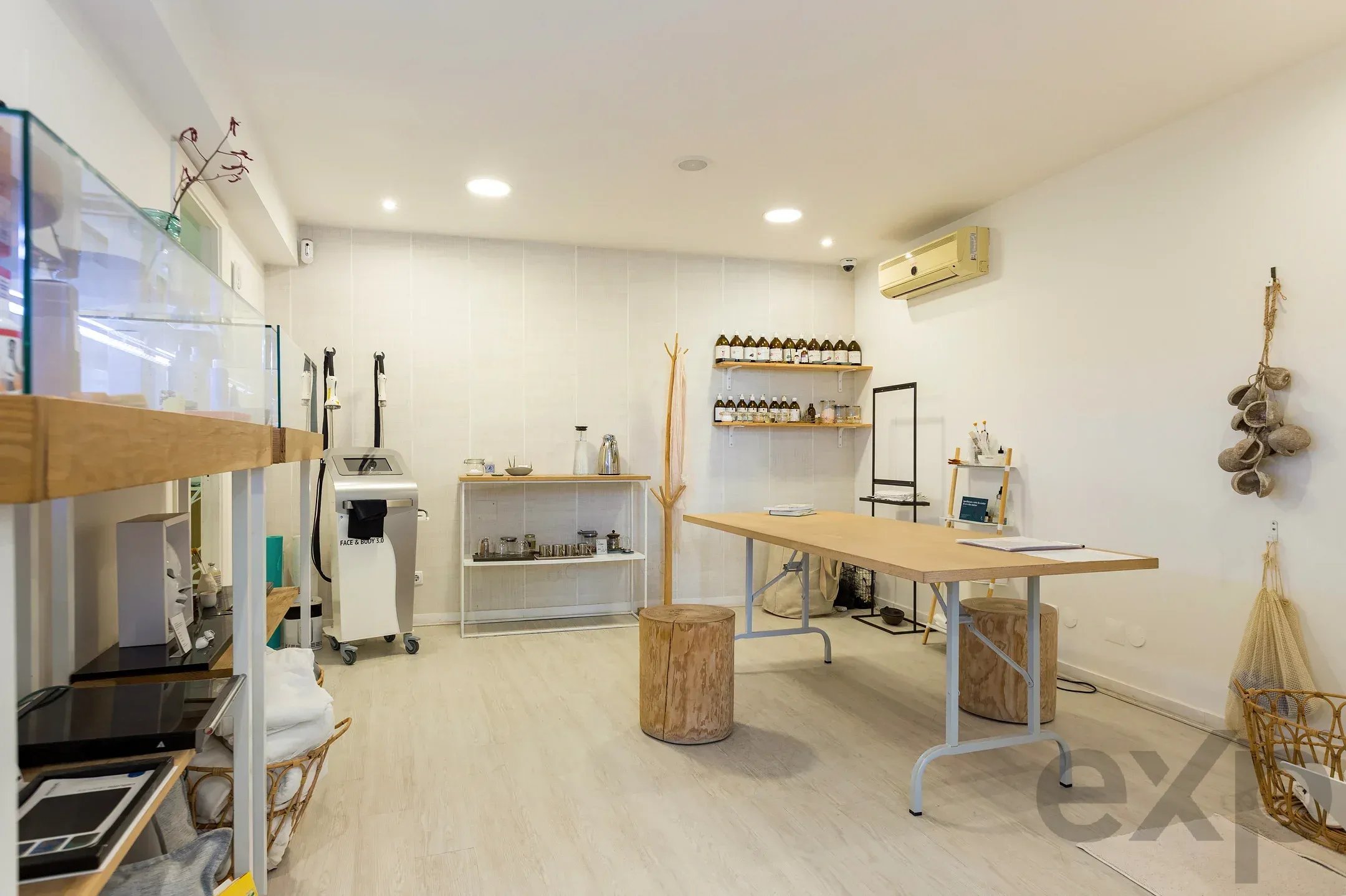 Commercial Shop for sale in Lisboa, 57 m²