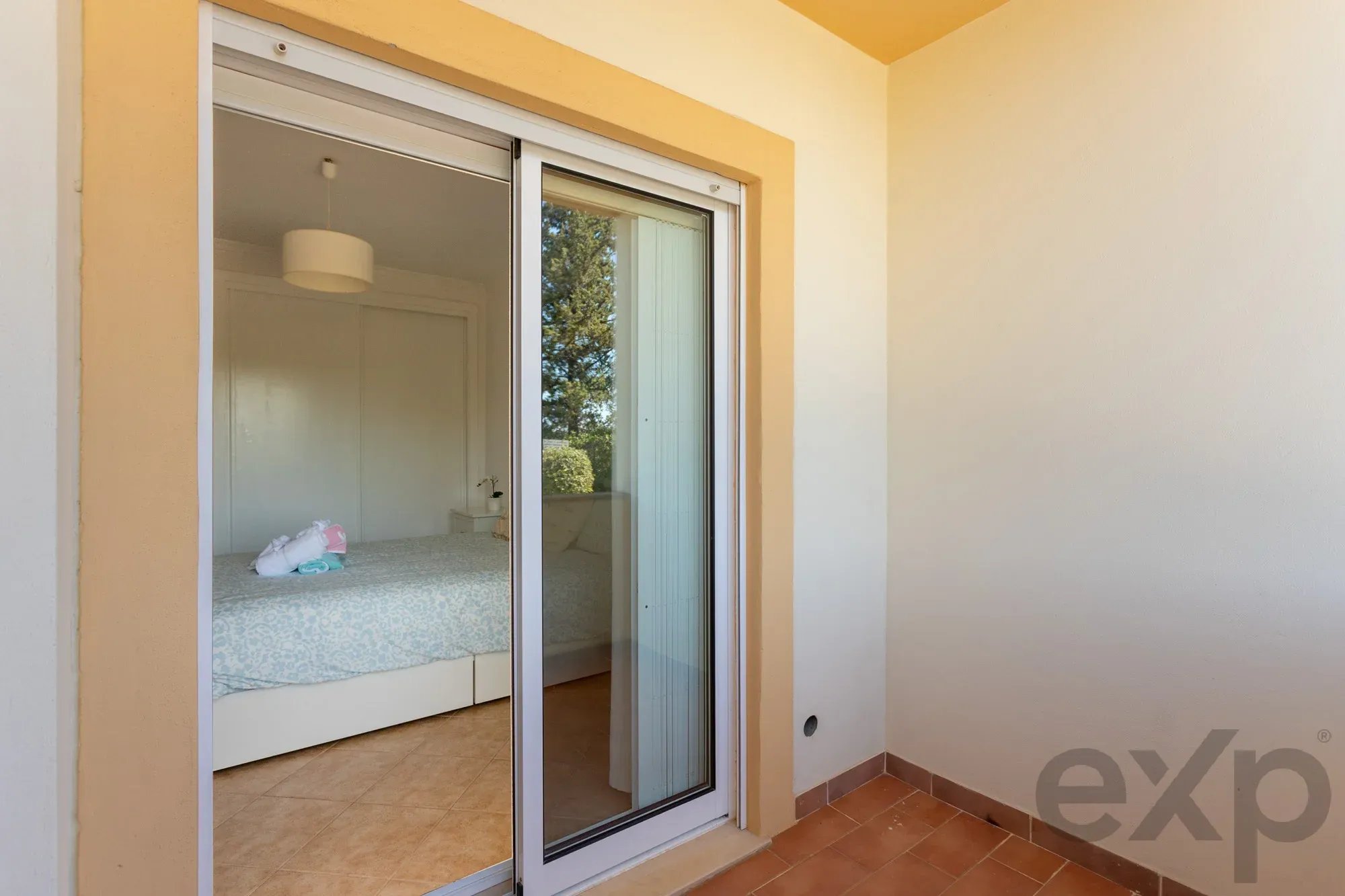 Apartamento T2 com terraços, 2 piscinas, vistas para a natureza e licença AL para investidores 87494647 image 25
