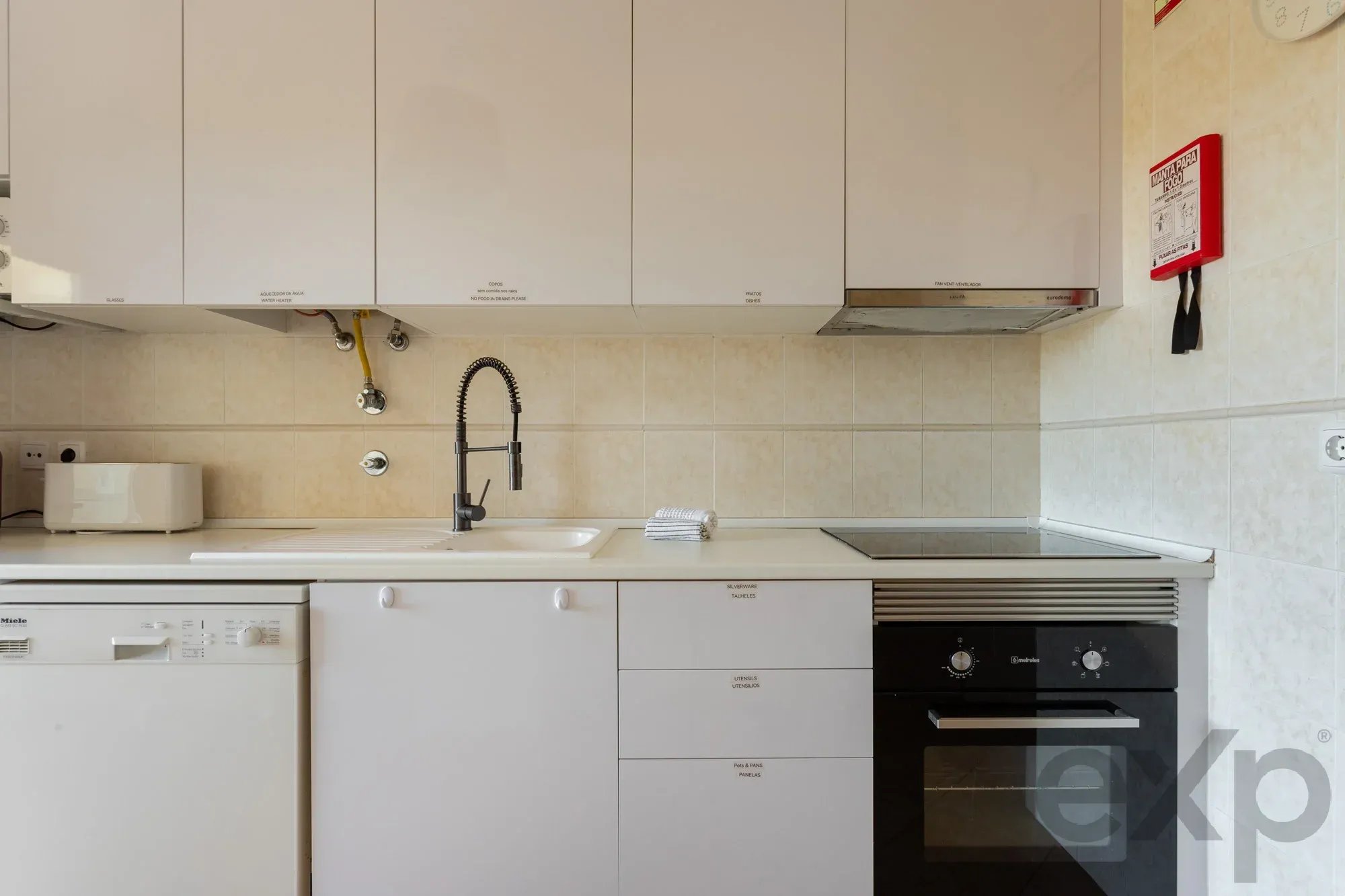 Apartamento T2 com terraços, 2 piscinas, vistas para a natureza e licença AL para investidores 87494647 image 12