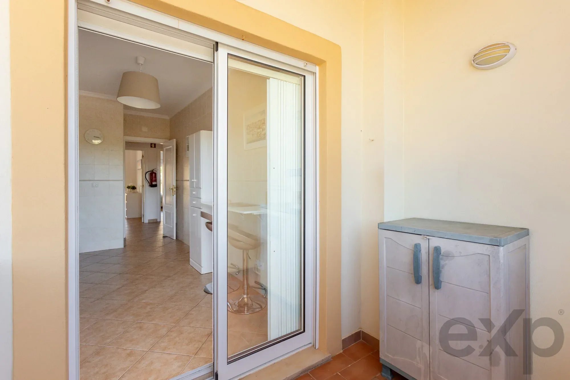 Apartamento T2 com terraços, 2 piscinas, vistas para a natureza e licença AL para investidores 87494647 image 14