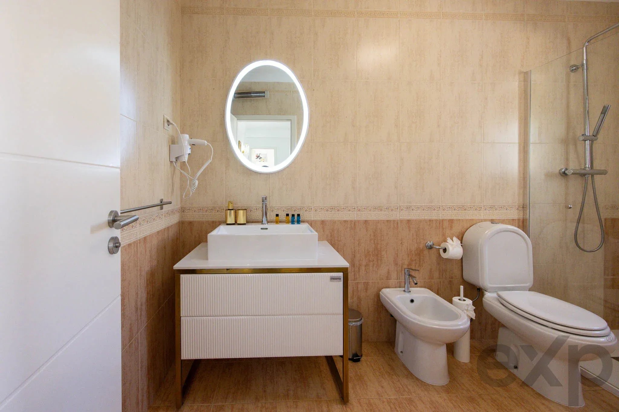 Moradia T4 renovada com piscina e T2, Porto de Mós 87495603 image 23