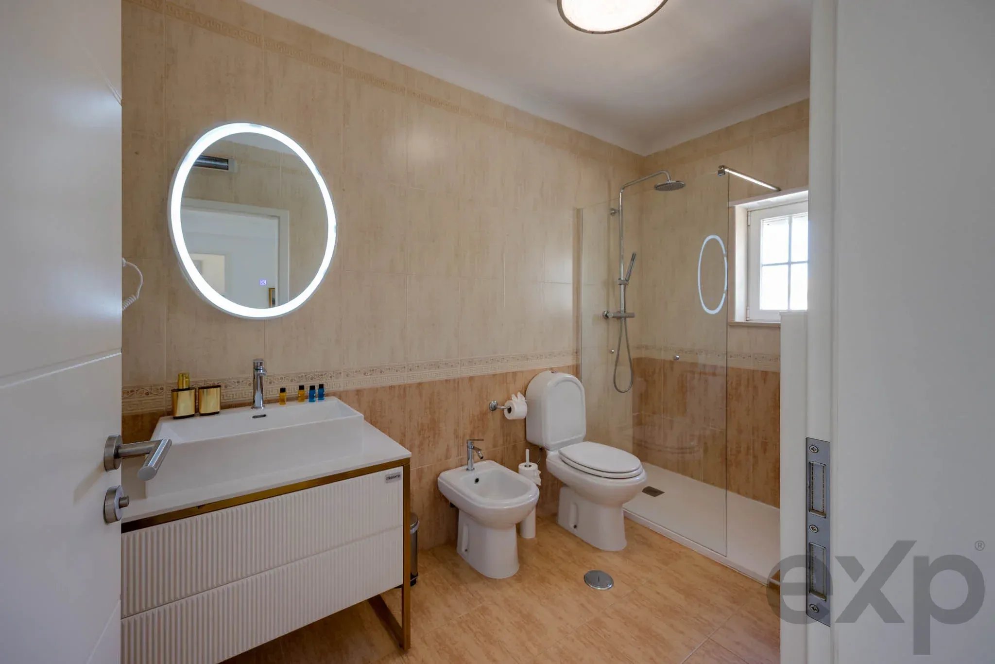 Moradia T4 renovada com piscina e T2, Porto de Mós 87495603 image 14