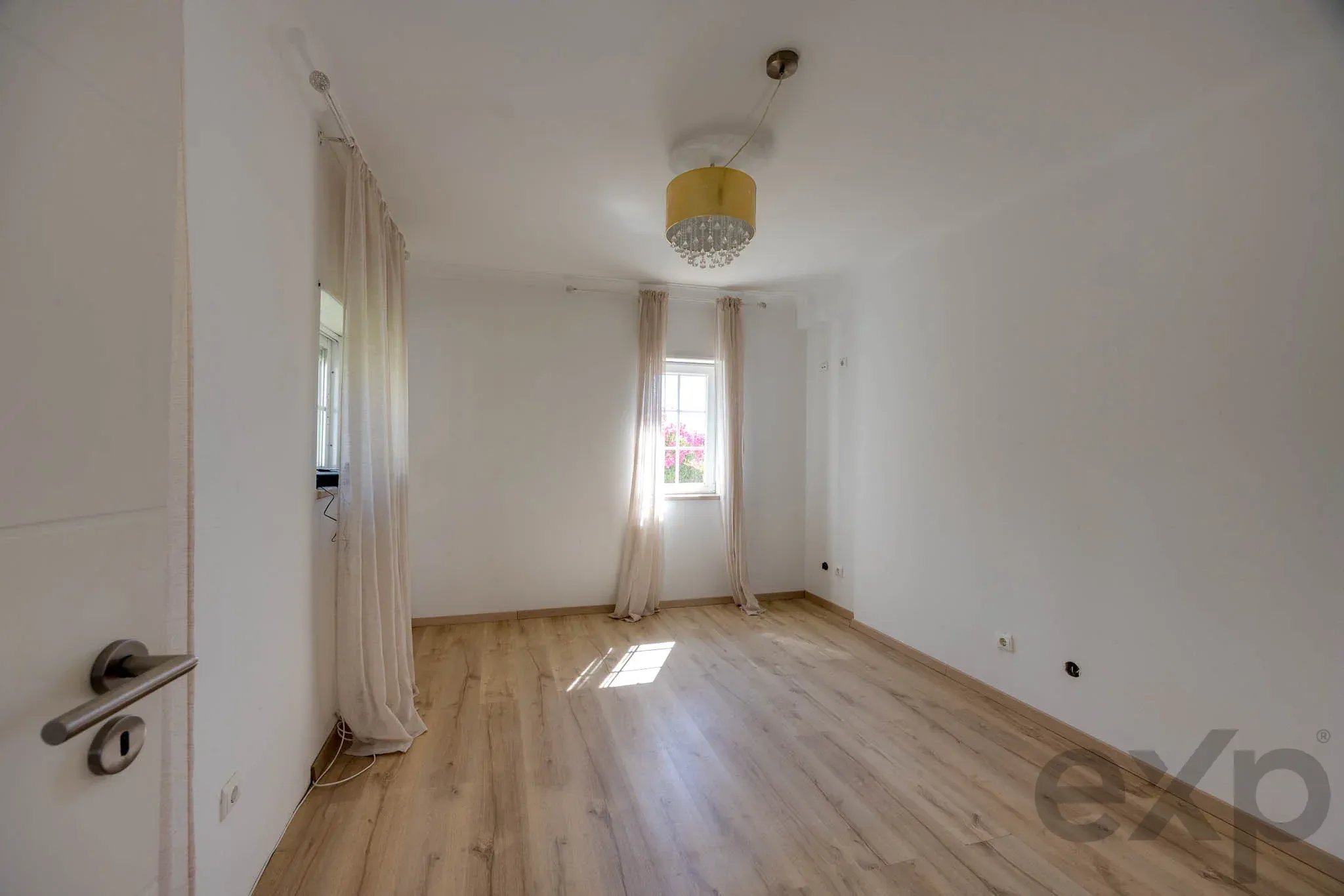 Moradia T4 renovada com piscina e T2, Porto de Mós 87495603 image 33