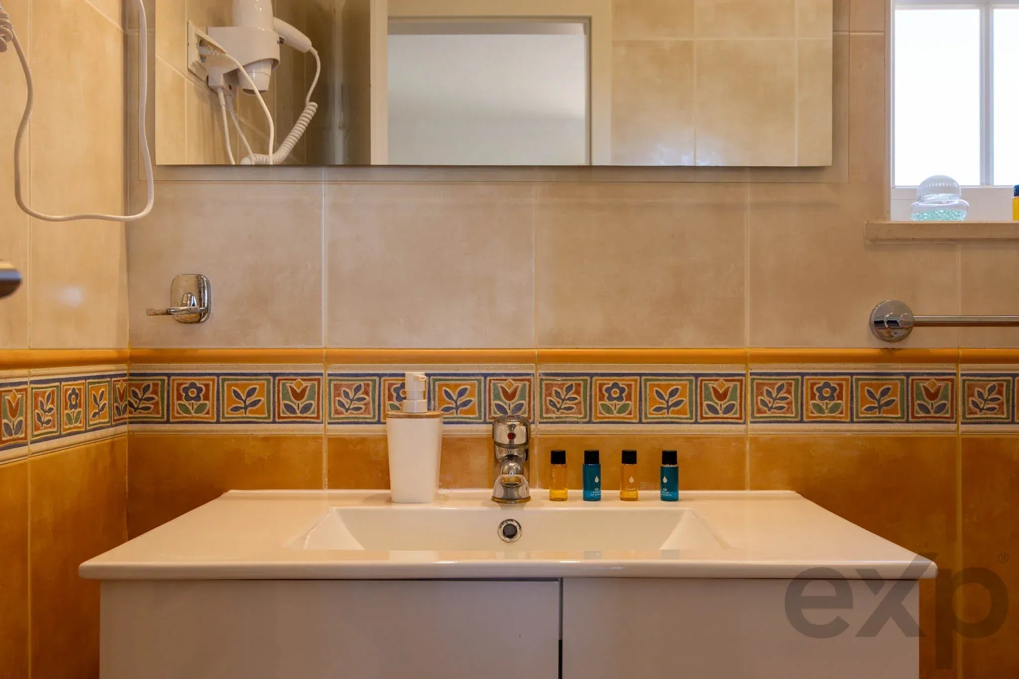 Moradia T4 renovada com piscina e T2, Porto de Mós 87495603 image 22
