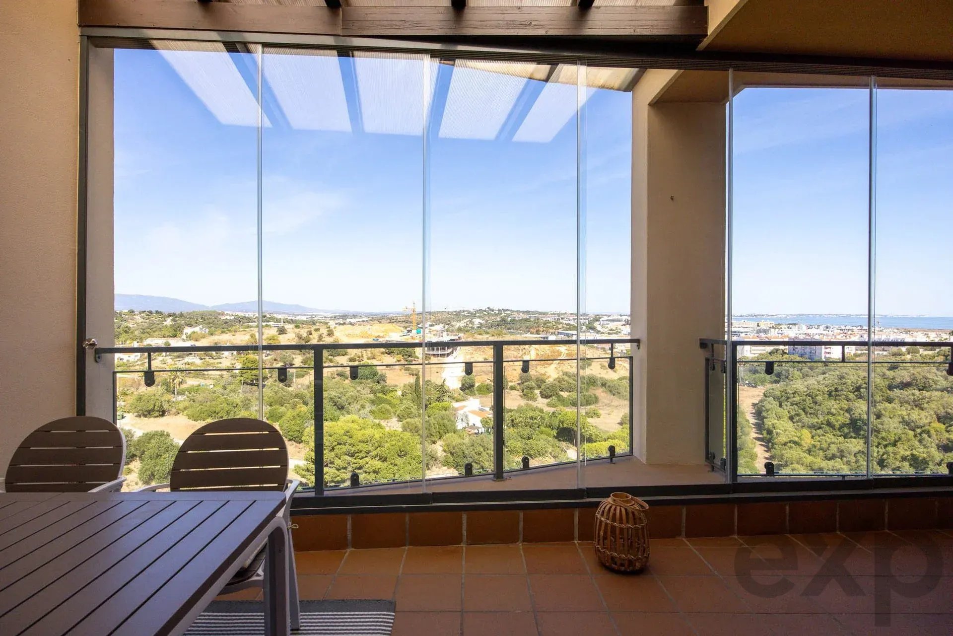 T2 com Rooftop Privativo e Piscina Interior, Lagos 87497655 image 14