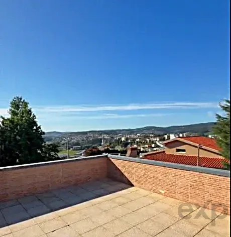 Residential House for sale in Vila Cova da Lixa e Borba de Godim, 398 m²
