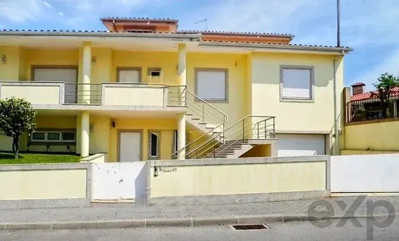 Residential House for sale in Vila Cova da Lixa e Borba de Godim, 398 m²
