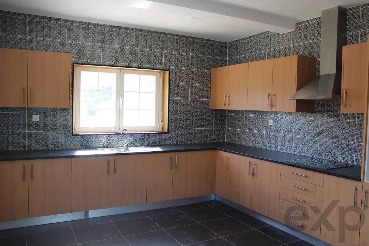 Residential House for sale in Vila Verde da Raia, Estrada do Açude-Valdarca, 5400-805 Vila Verde da Raia, 297 m²