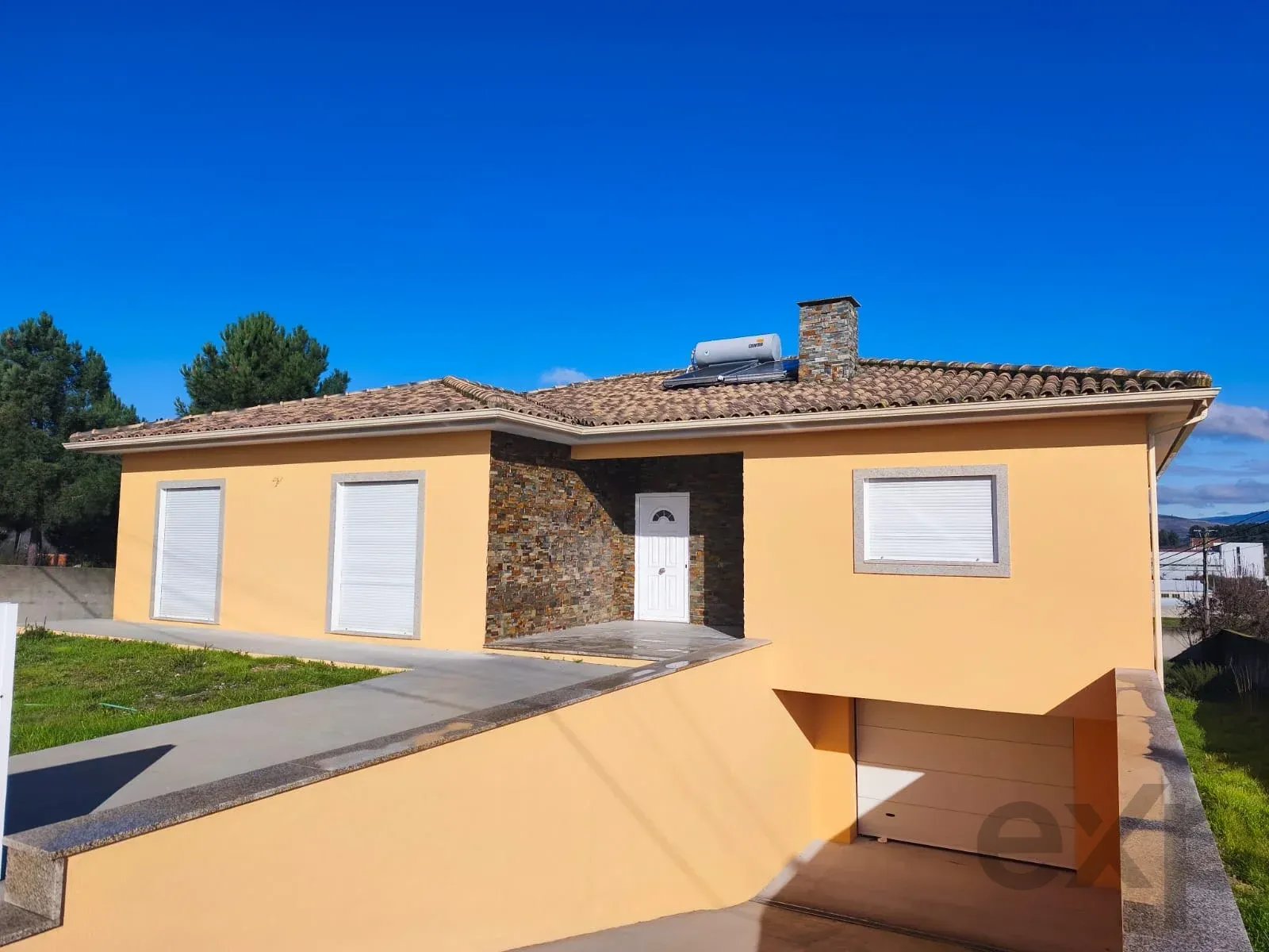 Residential House for sale in Vila Verde da Raia, Estrada do Açude-Valdarca, 5400-805 Vila Verde da Raia, 297 m²