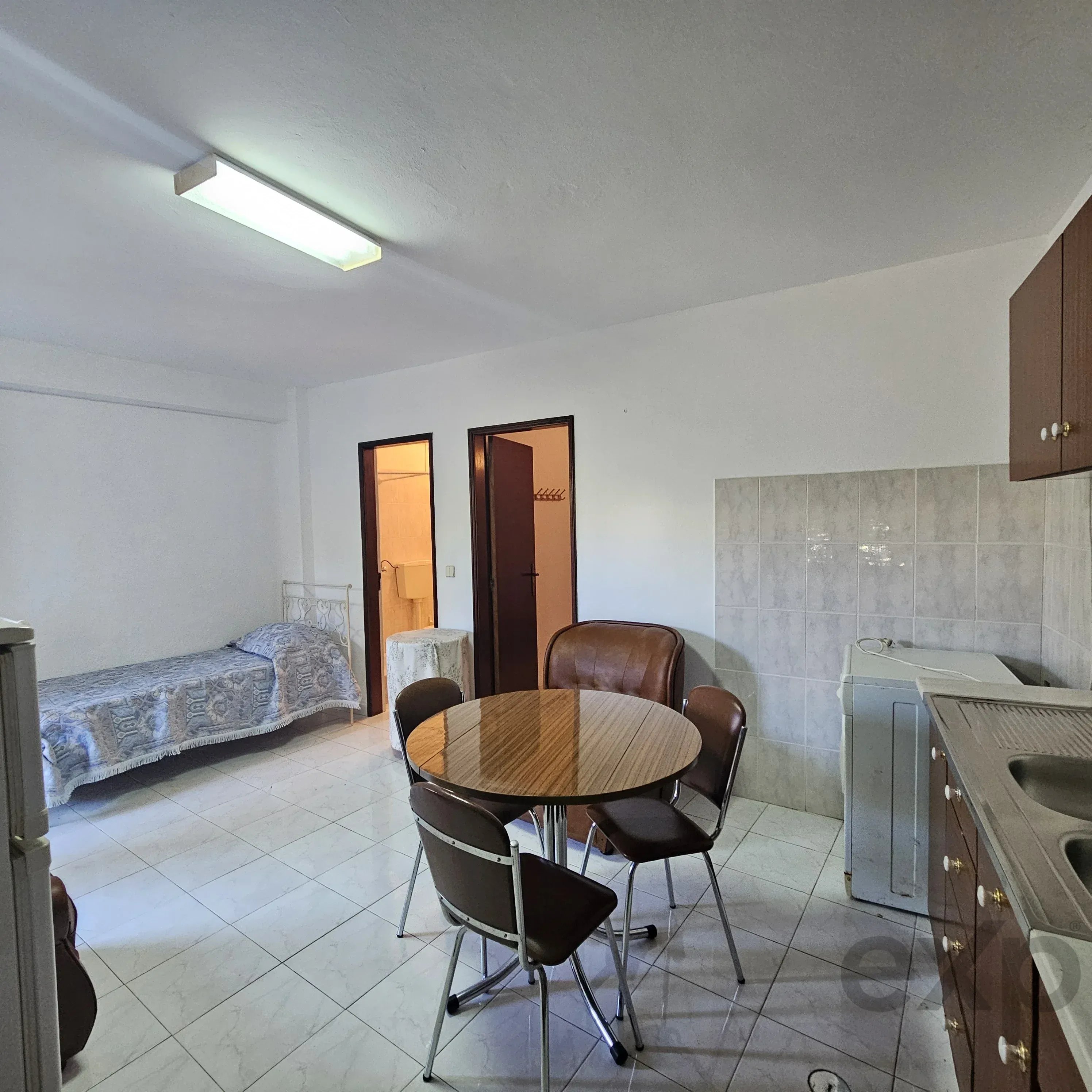 Moradia Bifamiliar em Ferragudo – Charme, Espaço e Potencial 87510156 image 32
