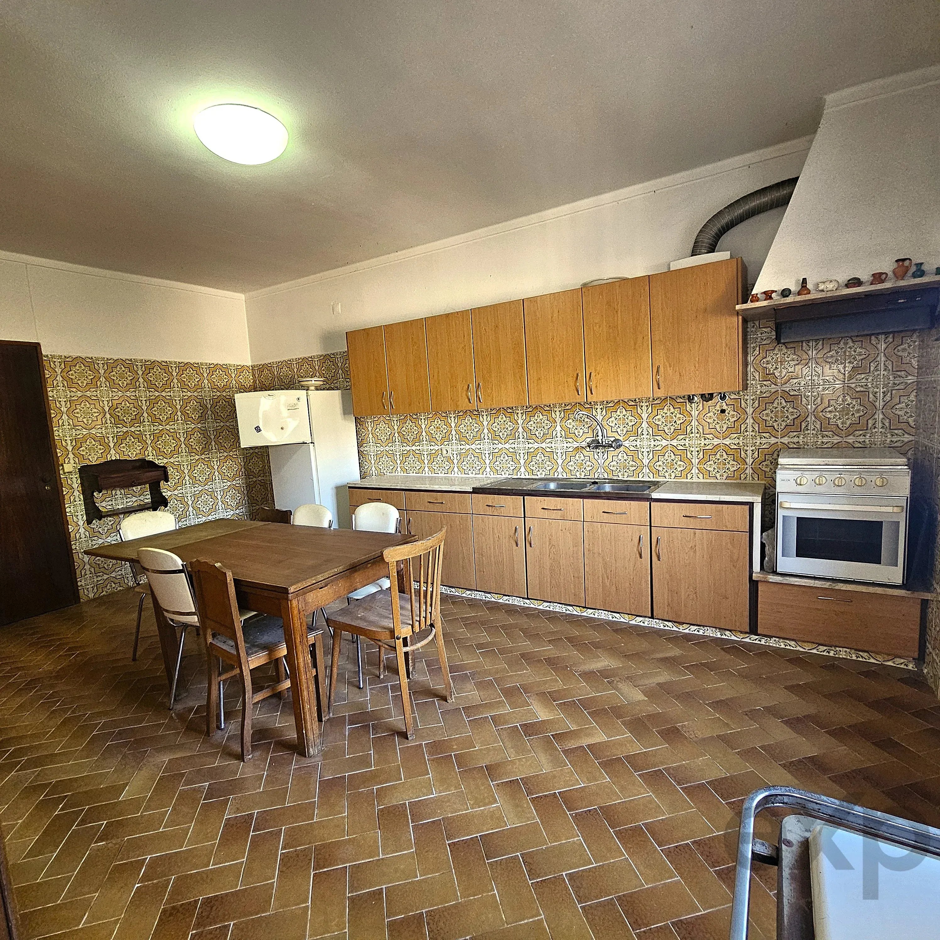 Moradia Bifamiliar em Ferragudo – Charme, Espaço e Potencial 87510156 image 8