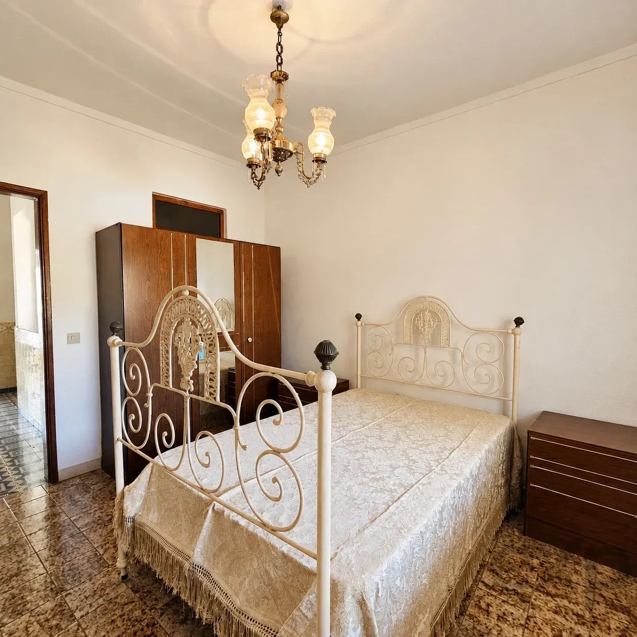 Moradia Bifamiliar em Ferragudo – Charme, Espaço e Potencial 87510156 image 22
