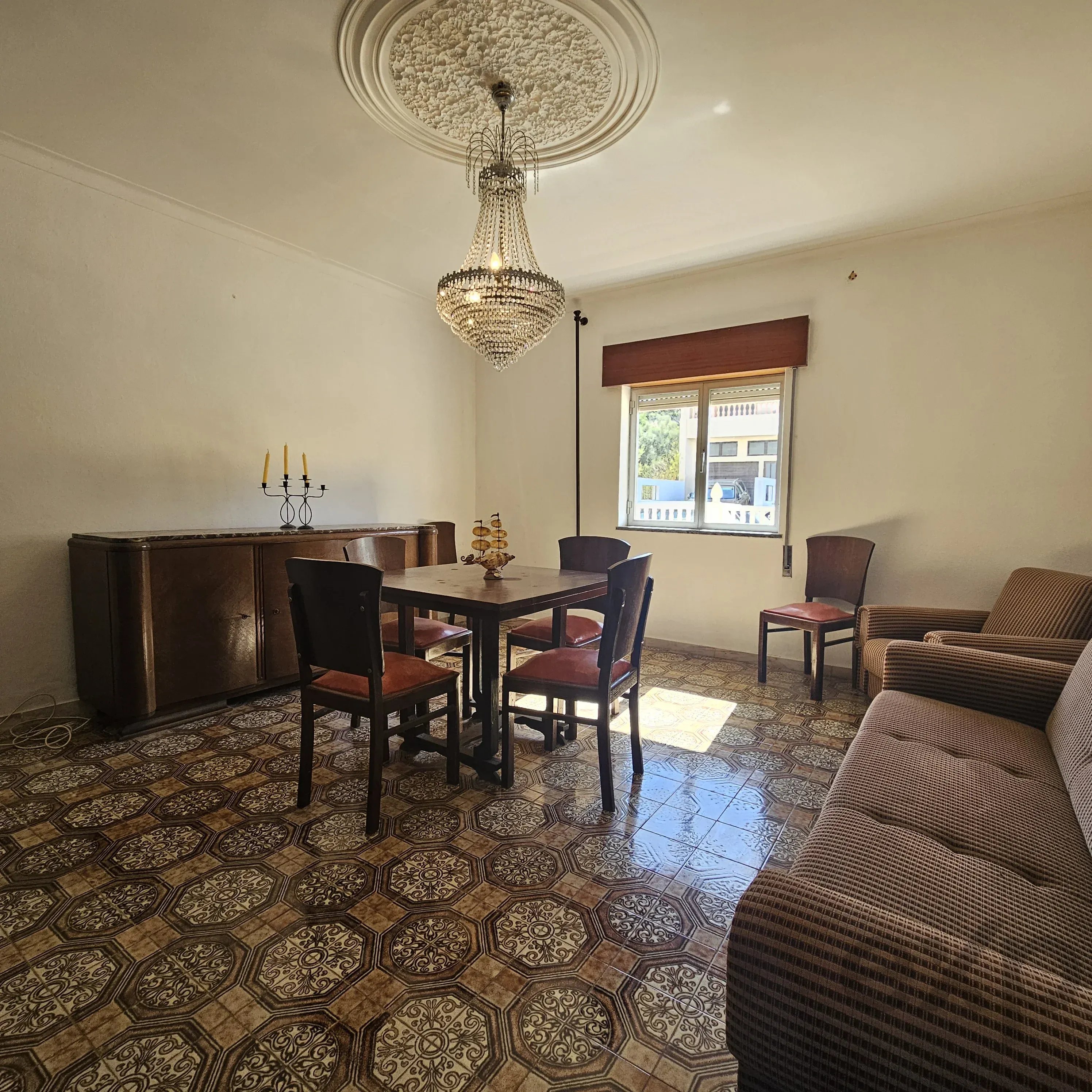 Moradia Bifamiliar em Ferragudo – Charme, Espaço e Potencial 87510156 image 12
