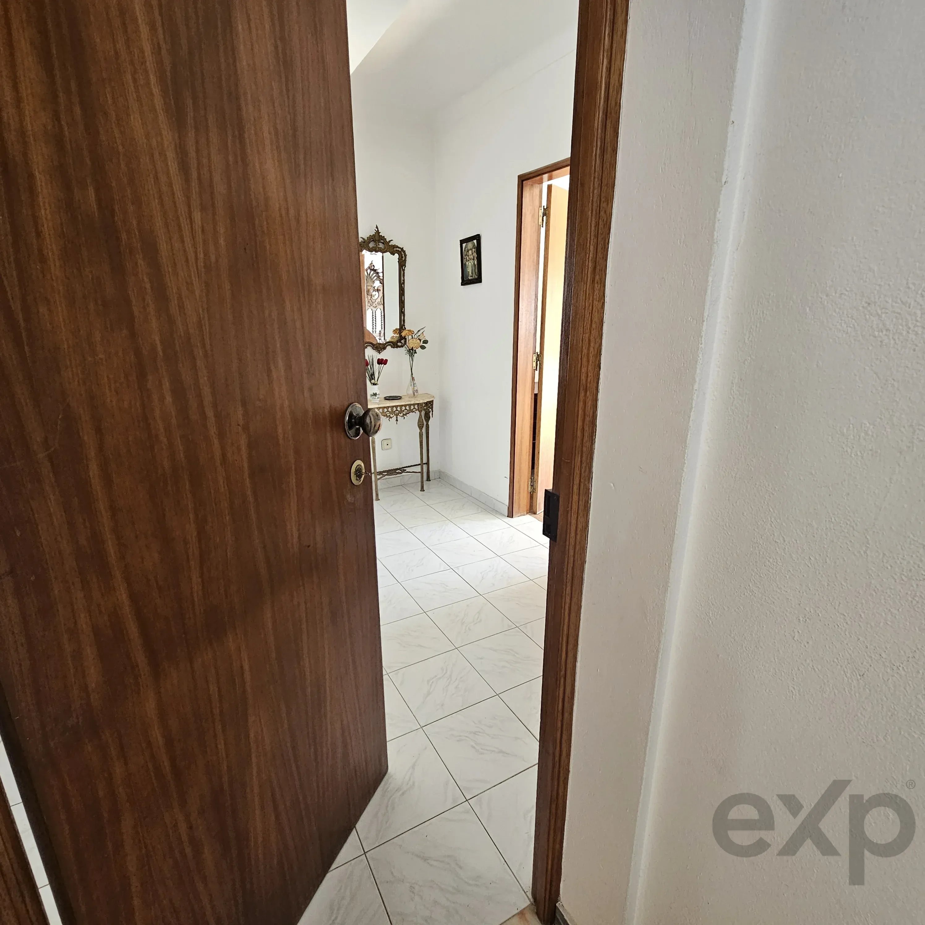 Moradia Bifamiliar em Ferragudo – Charme, Espaço e Potencial 87510156 image 36