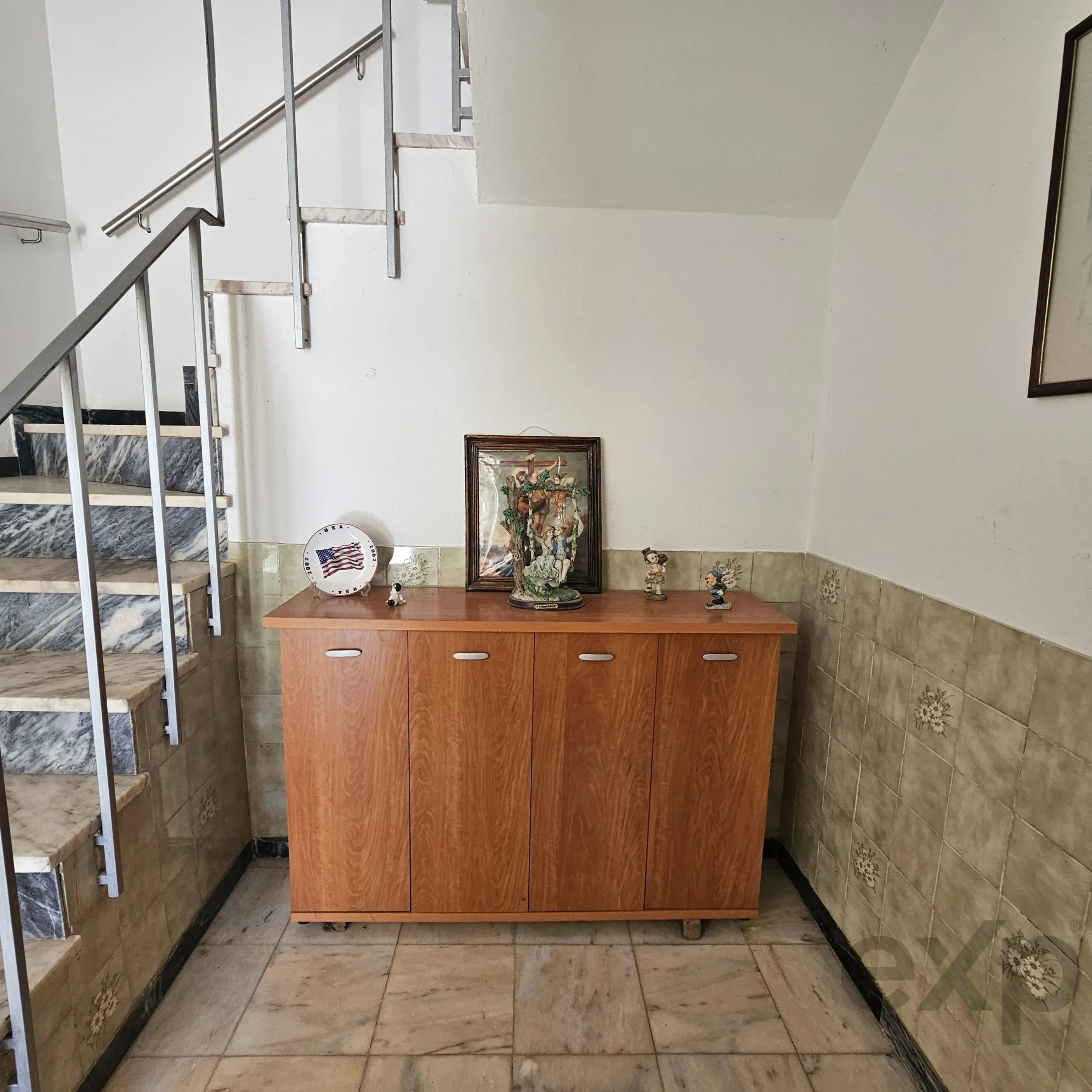 Moradia Bifamiliar em Ferragudo – Charme, Espaço e Potencial 87510156 image 7
