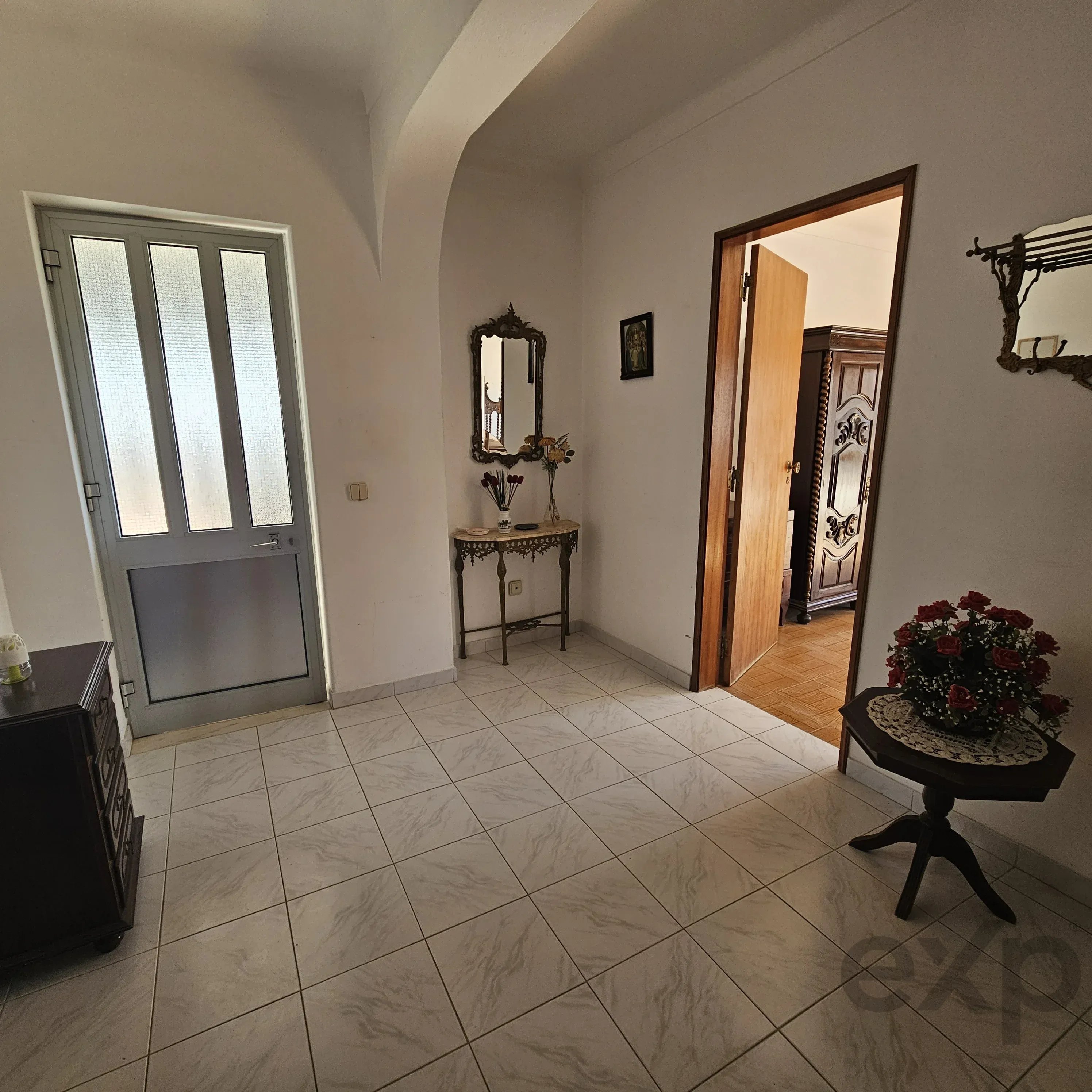 Moradia Bifamiliar em Ferragudo – Charme, Espaço e Potencial 87510156 image 37