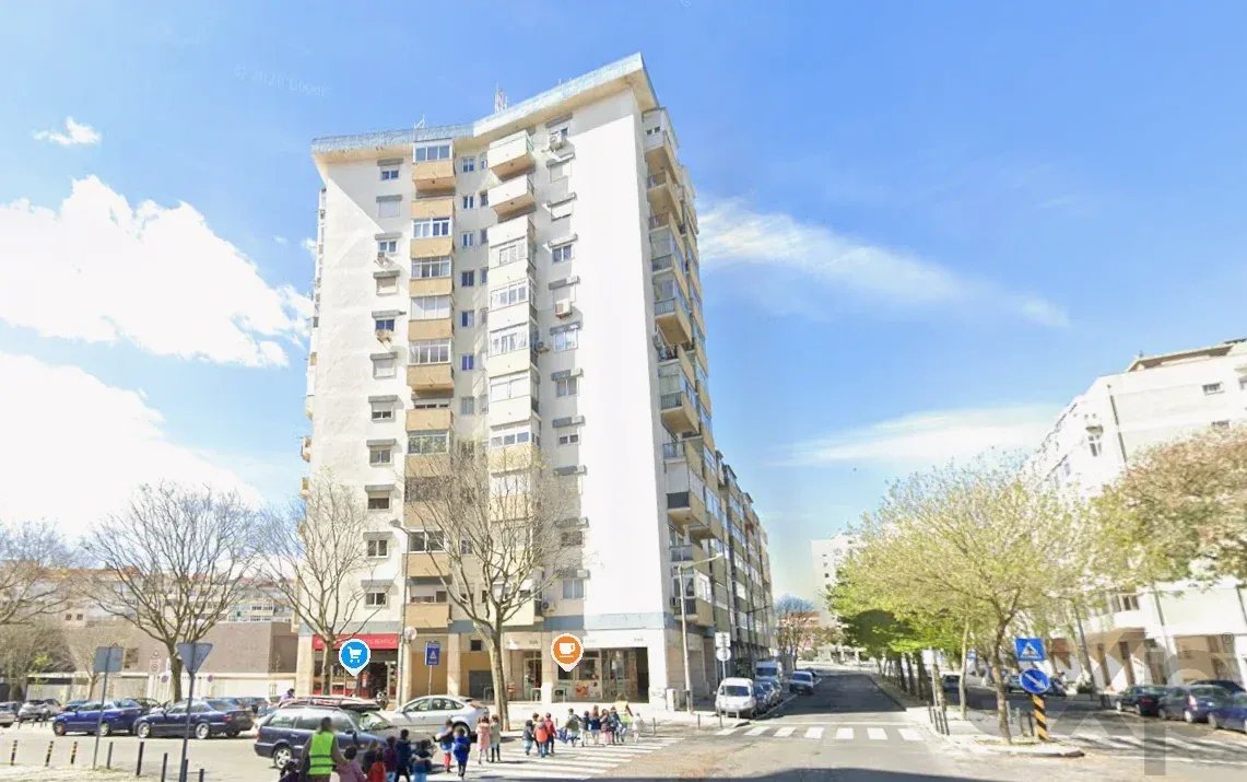 Apartment for sale in Benfica, 88 m²