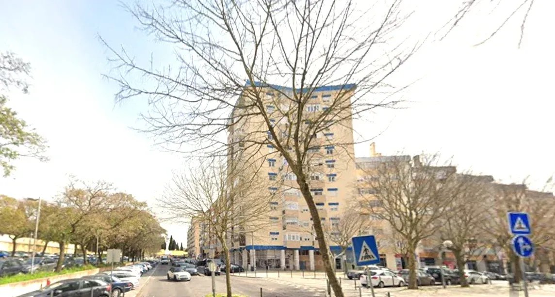 Apartment for sale in Benfica, 88 m²