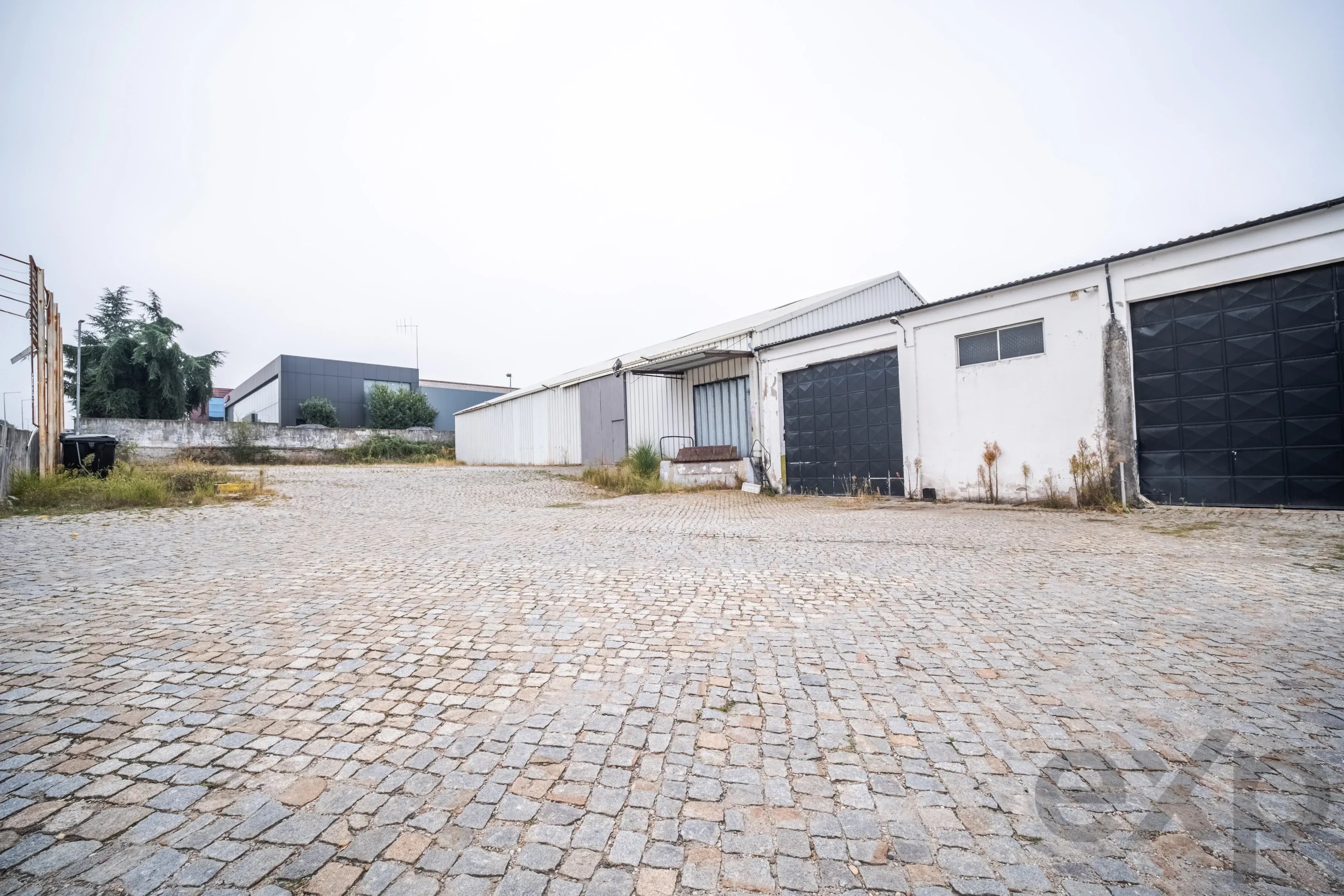 Warehouses for sale in Guilhufe e Urrô, 1824 m²
