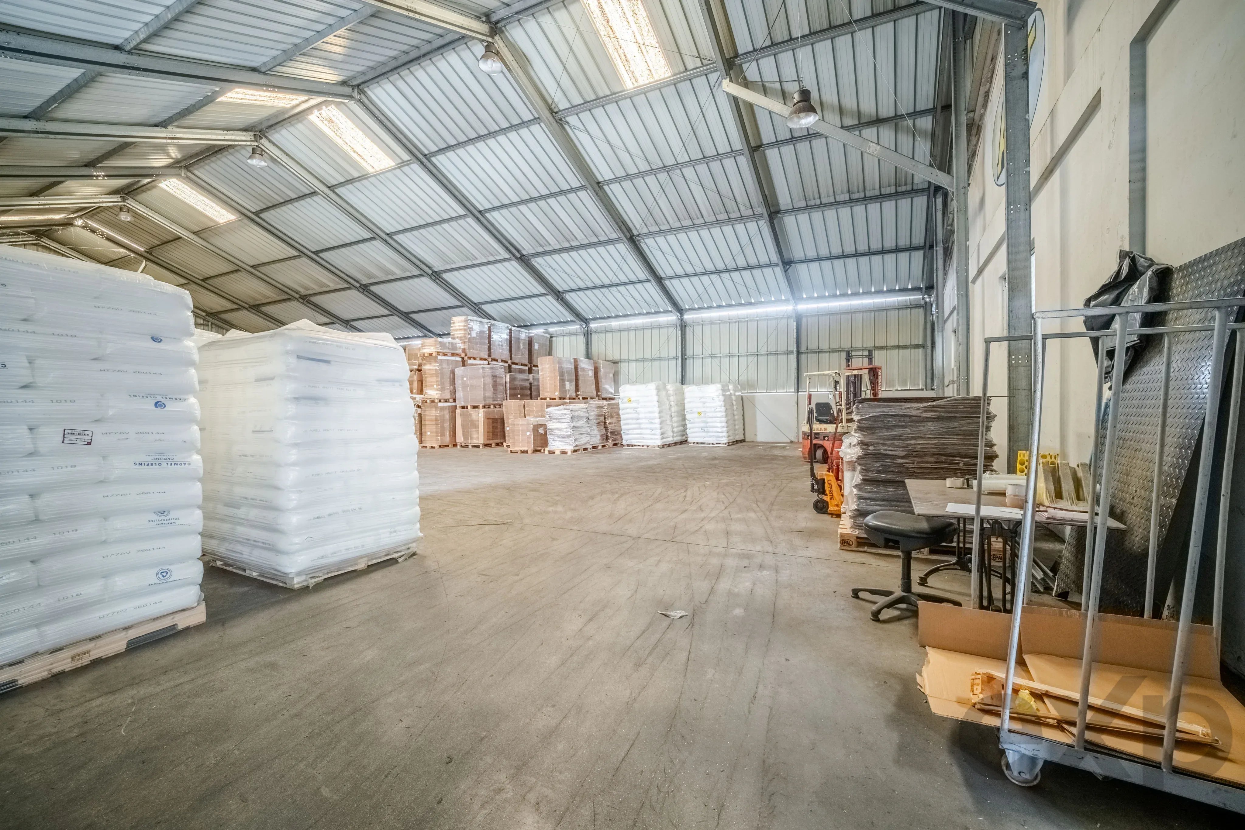 Warehouses for sale in Guilhufe e Urrô, 1824 m²