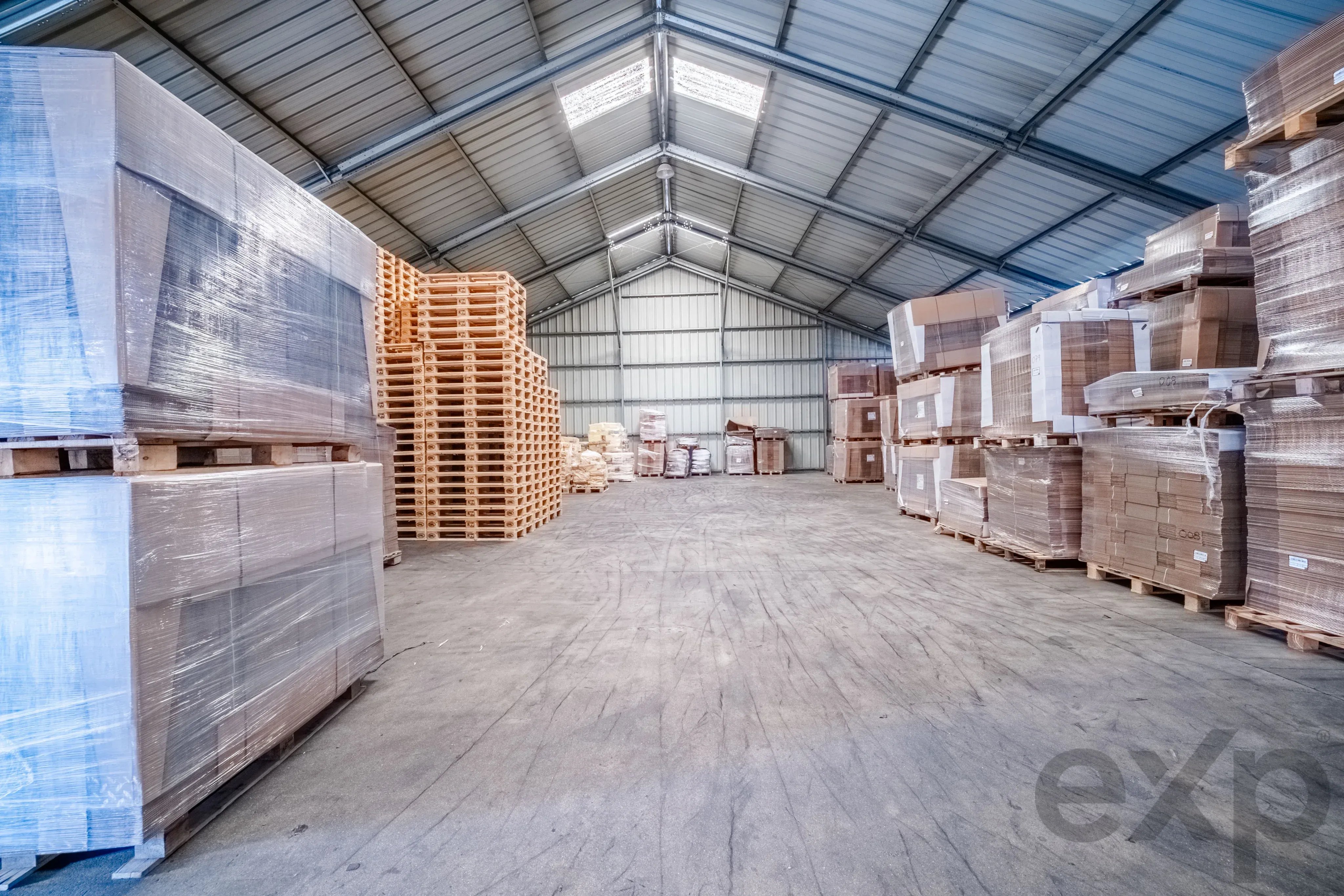 Warehouses for sale in Guilhufe e Urrô, 1824 m²