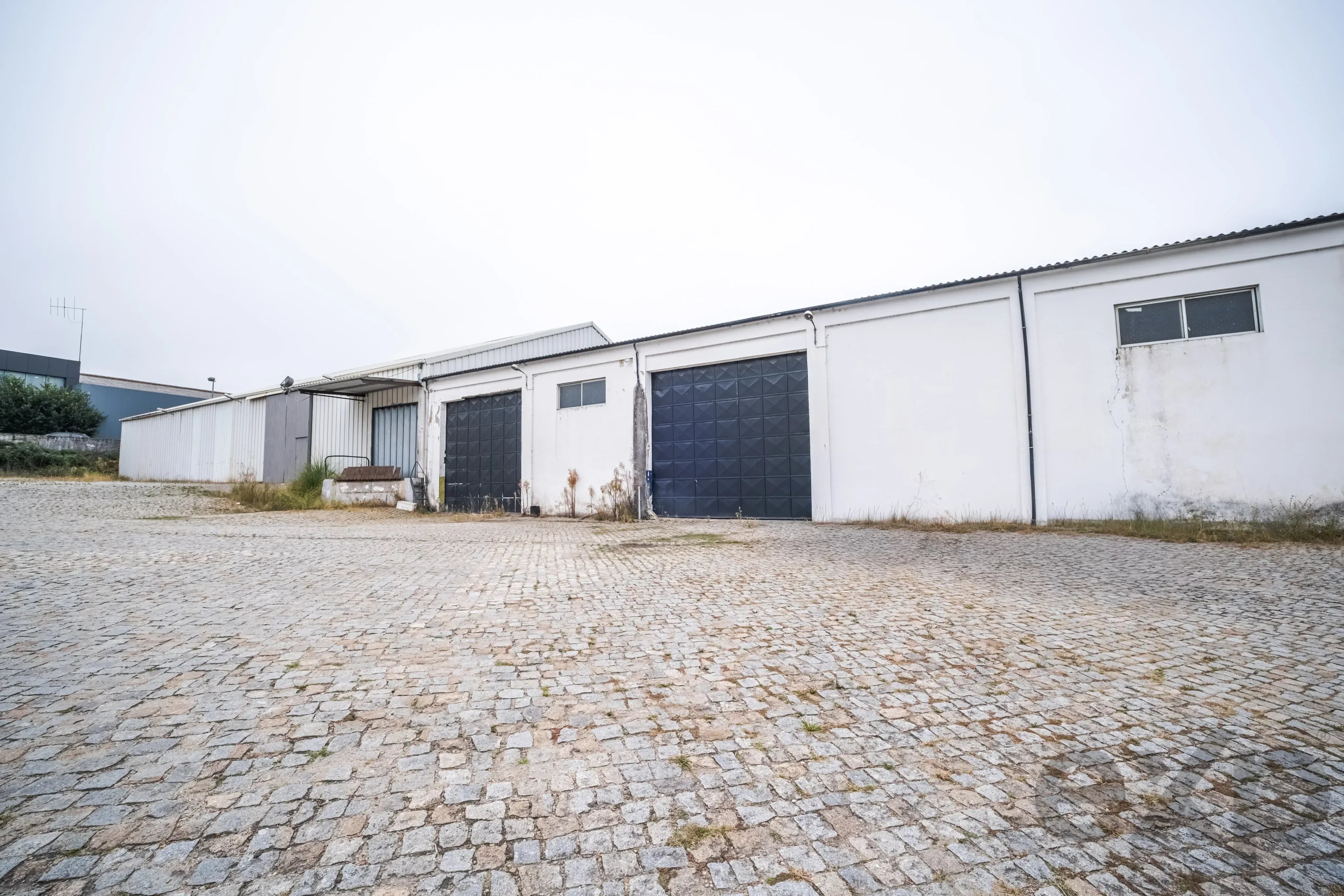 Warehouses for sale in Guilhufe e Urrô, 1824 m²