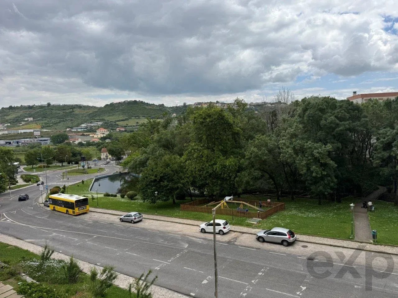 Apartamento para alugar em Santo António dos Cavaleiros e Frielas, 90 m²