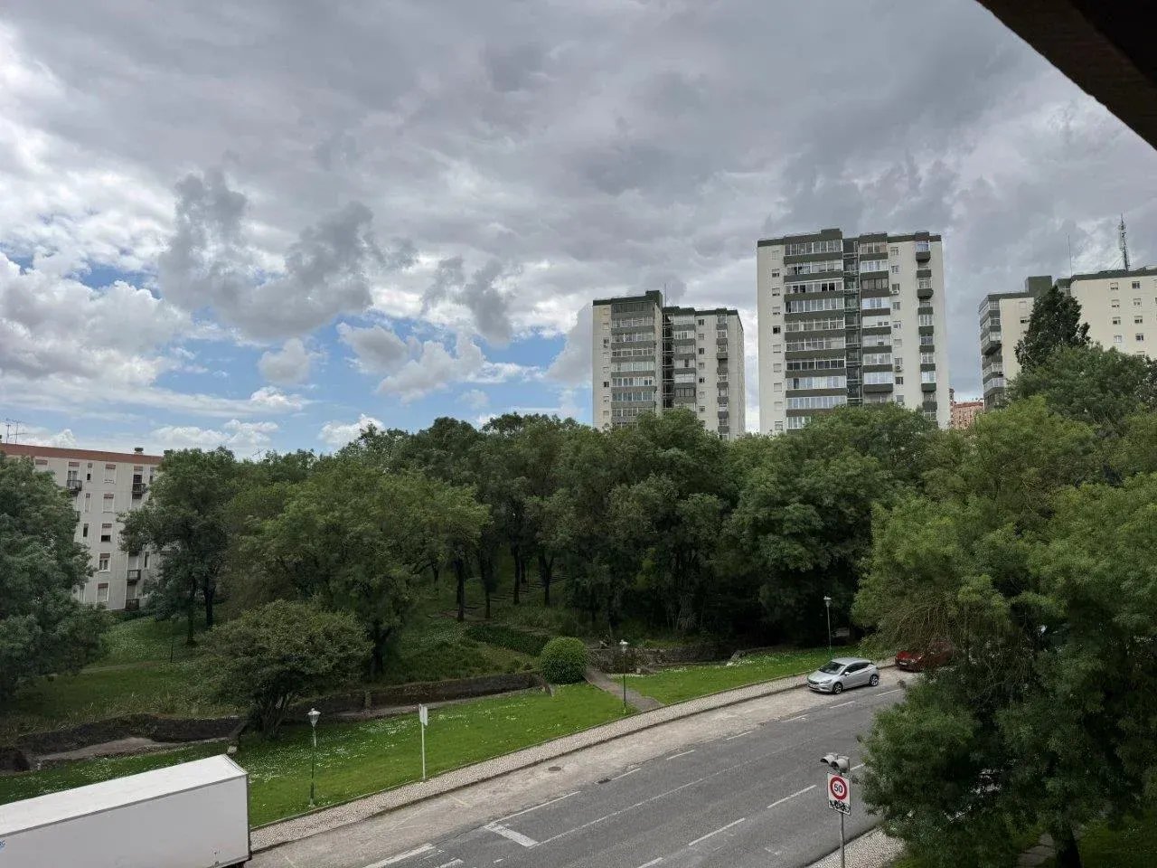 Apartamento para alugar em Santo António dos Cavaleiros e Frielas, 90 m²