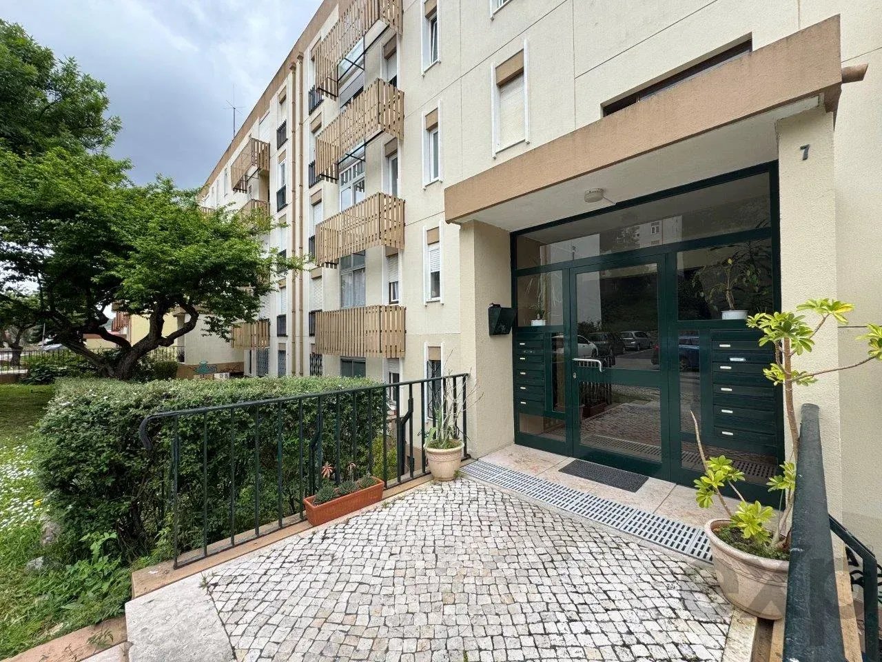 Apartamento para alugar em Santo António dos Cavaleiros e Frielas, 90 m²