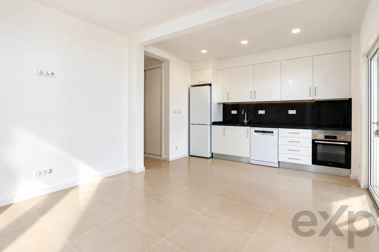 Apartment for sale in Tavira, Rua Álvaro de Campos, nº17, R/c E, 8800-320 Tavira, 70 m²
