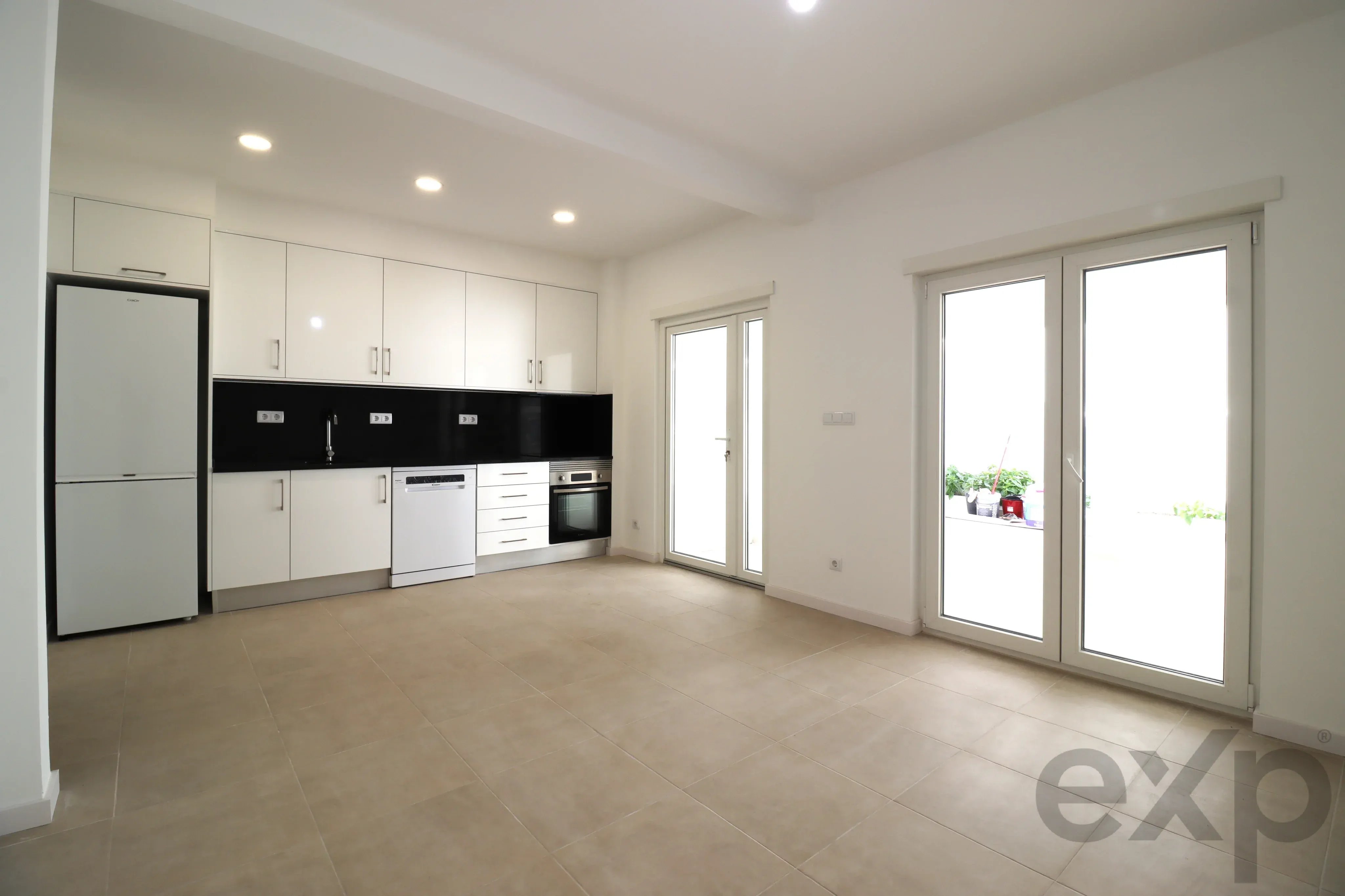 Apartment for sale in Tavira, Rua Álvaro de Campos, nº17, R/c E, 8800-320 Tavira, 70 m²