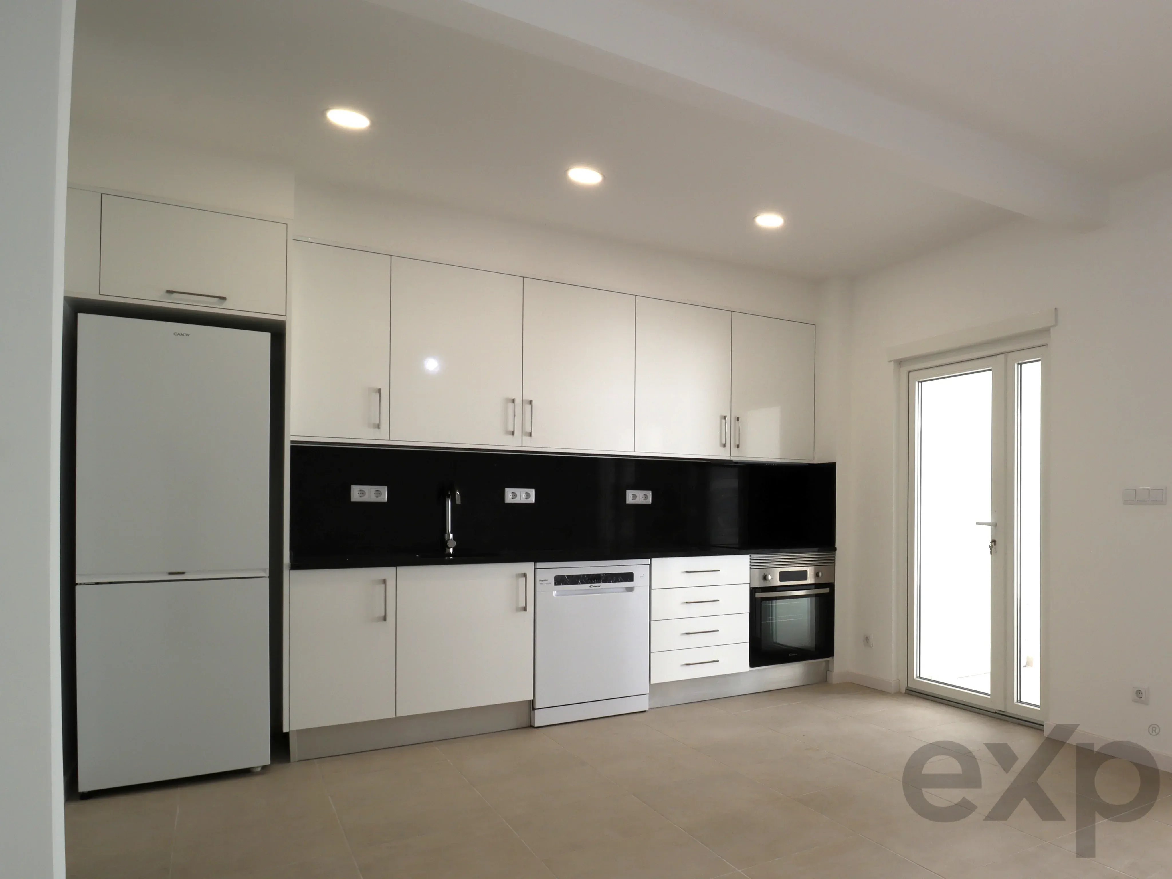 Apartment for sale in Tavira, Rua Álvaro de Campos, nº17, R/c E, 8800-320 Tavira, 70 m²