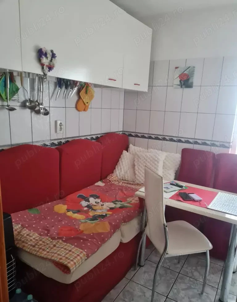 De vânzare apartament 3 camere, et 3/4, zona Inel1, Constanta